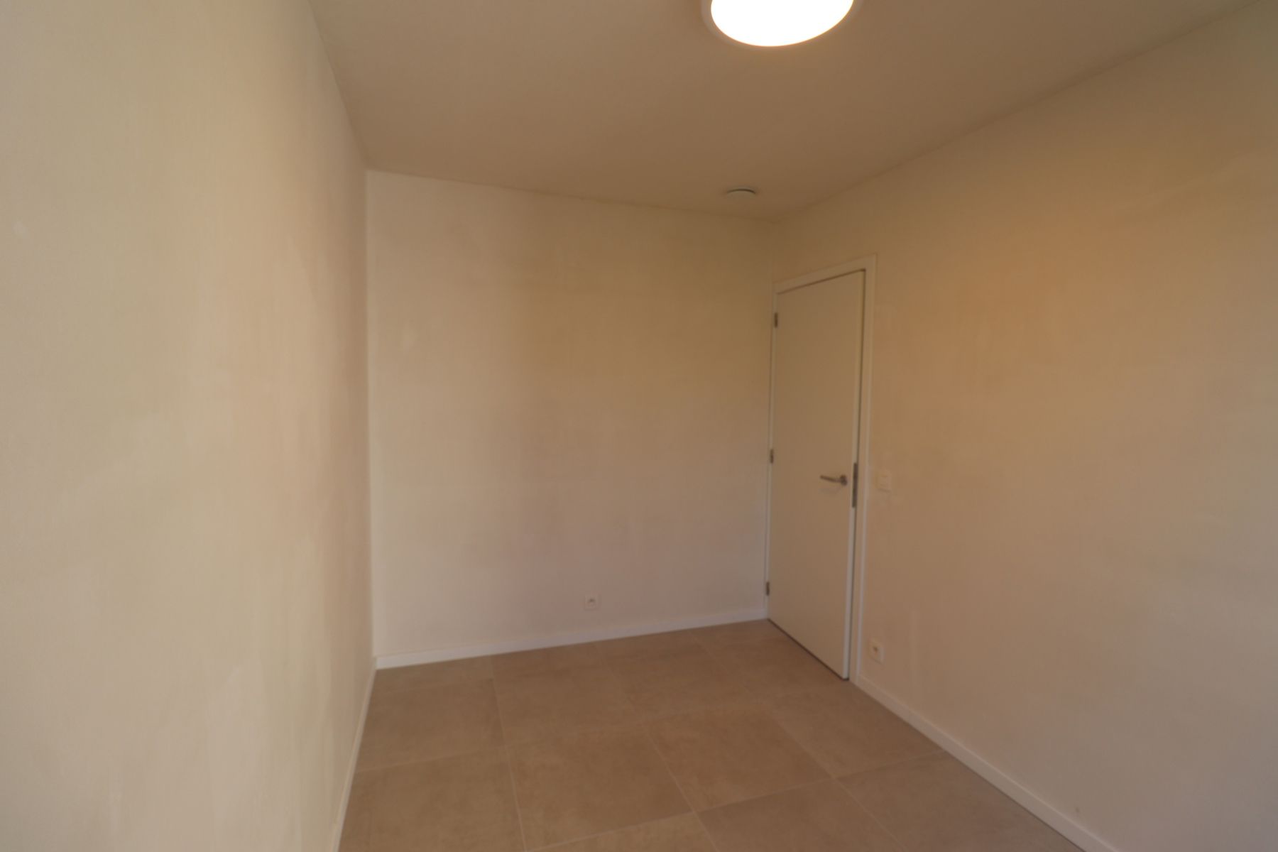 Prachtig nieuwbouwappartement met 2 slaapkamers, terras, autostaanplaats en berging. foto 10