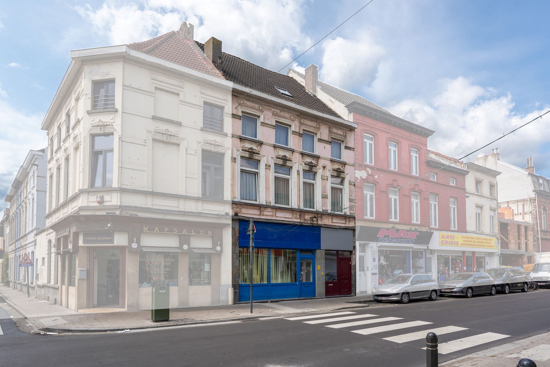 Ruime eigendom met 326 m² woonruimte + 79 m² handel – Gent foto {{pictureIndex}}