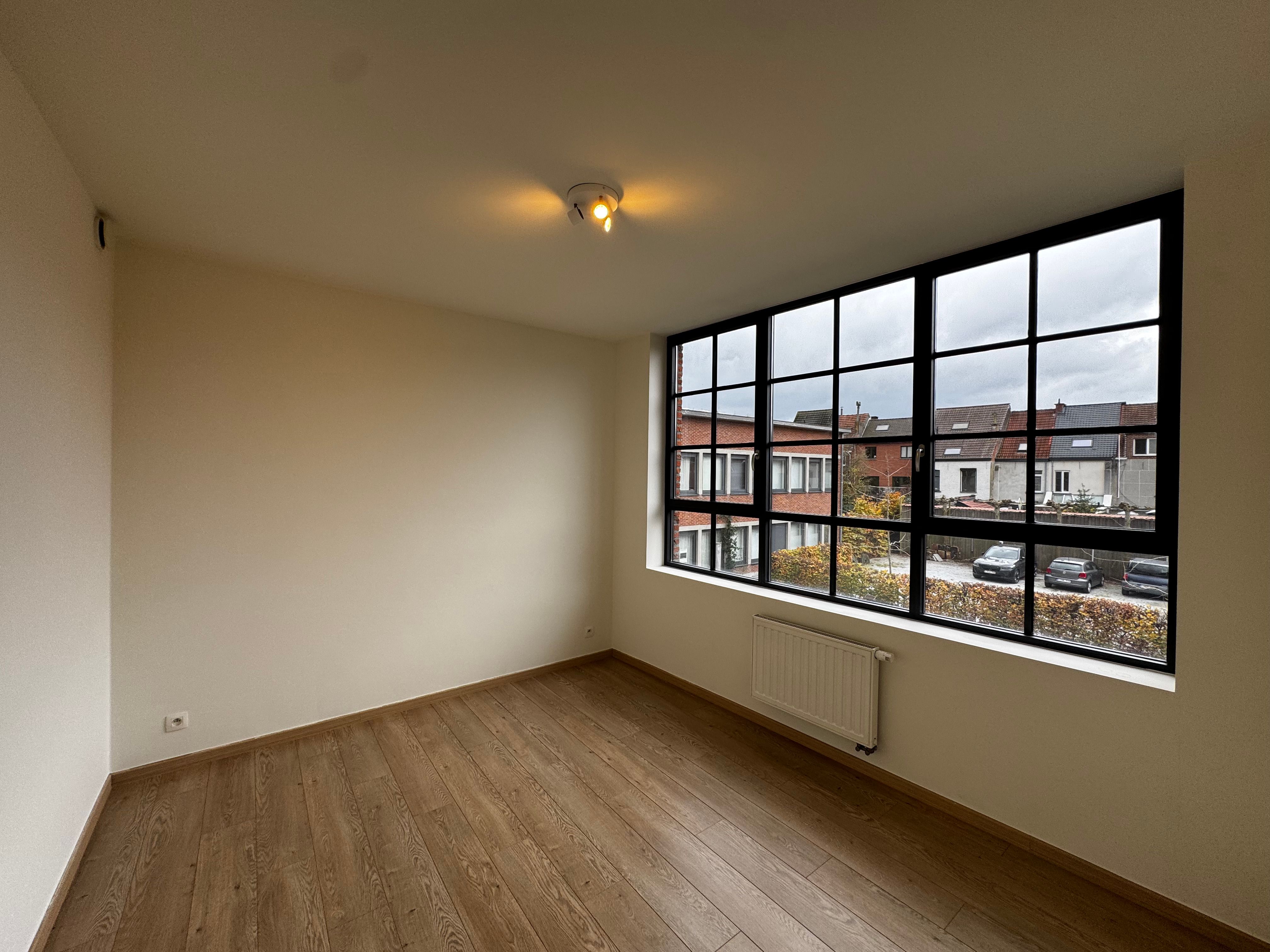 Gerenoveerde woning met 3 slaapkamers en tuin foto 13