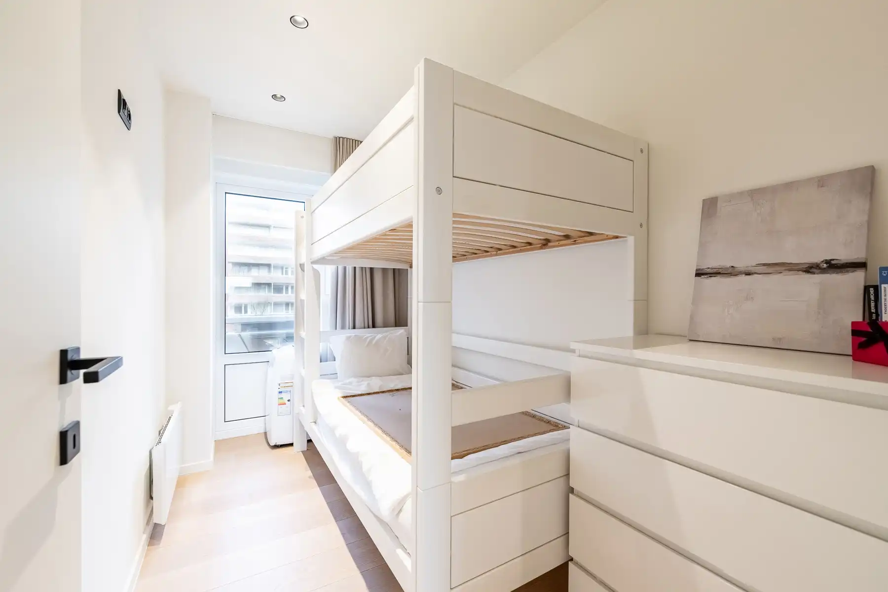Ongemeubeld 3 slaapkamerappartement op uitstekende locatie foto 18