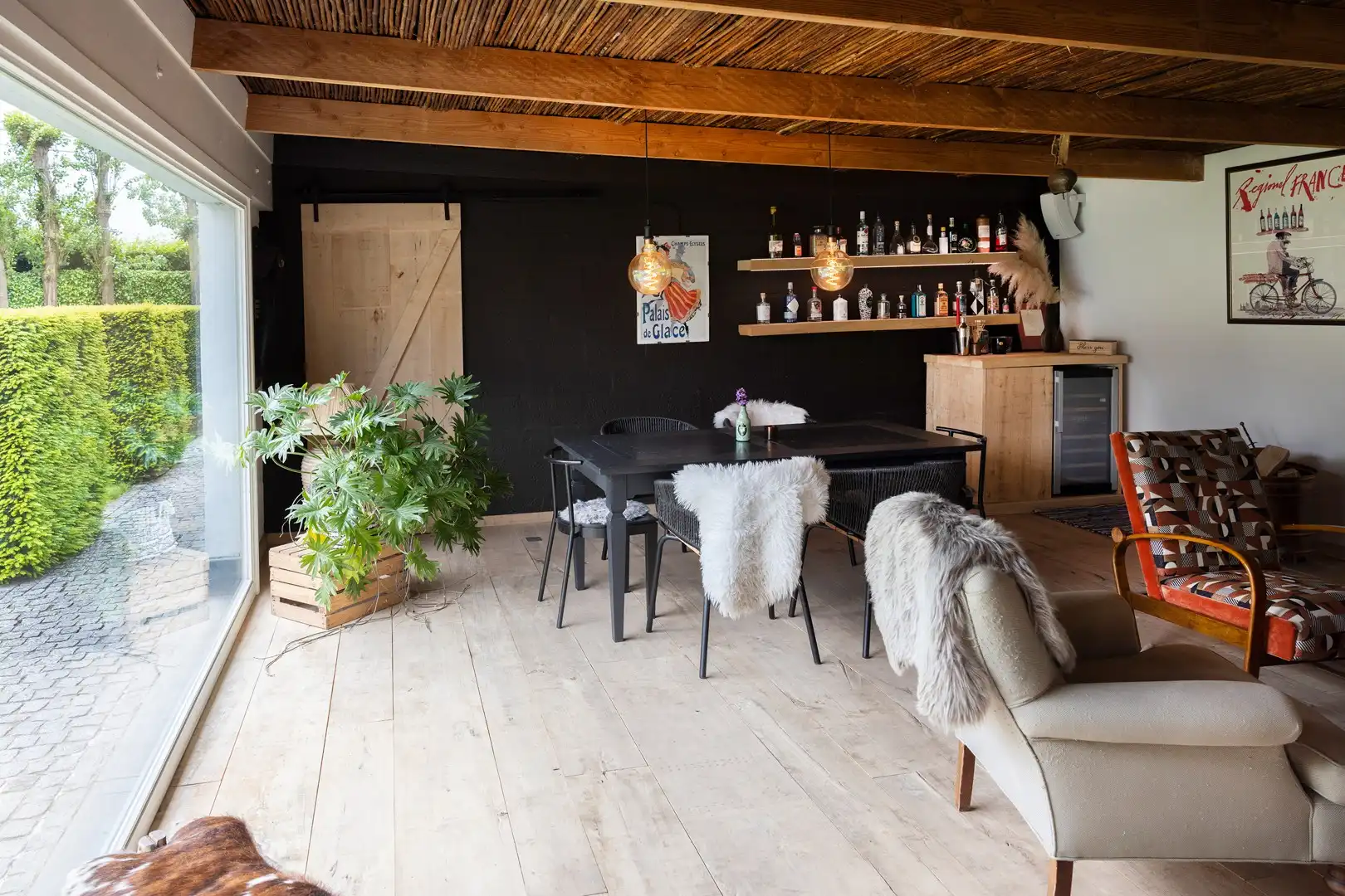 Zeer charmante woning met kwalitatieve, landelijke stijl. foto 11