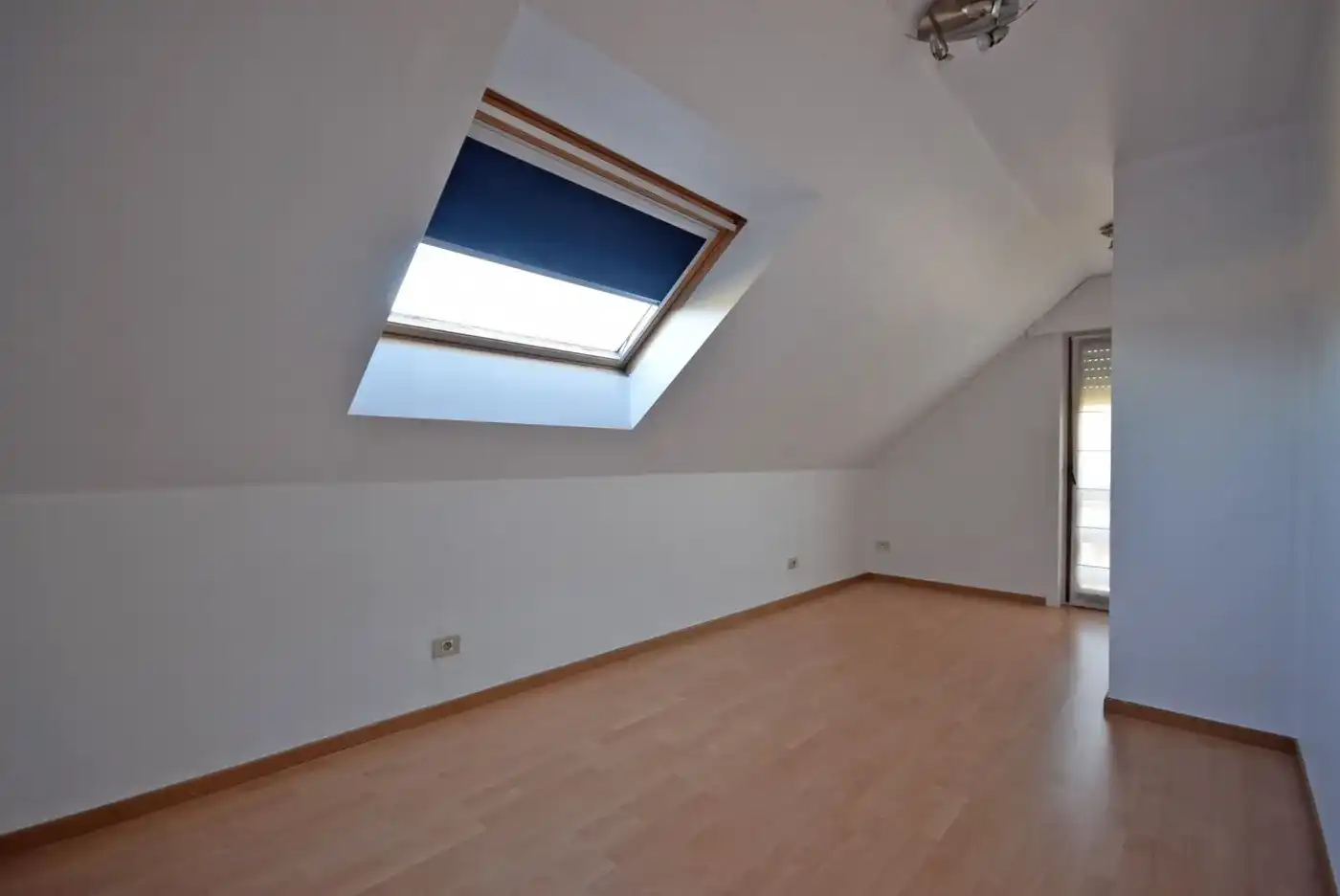 Ruime villa in Roeselare met 3 slaapkamers, tuin op het zuidwesten, garage en  carport. foto 7