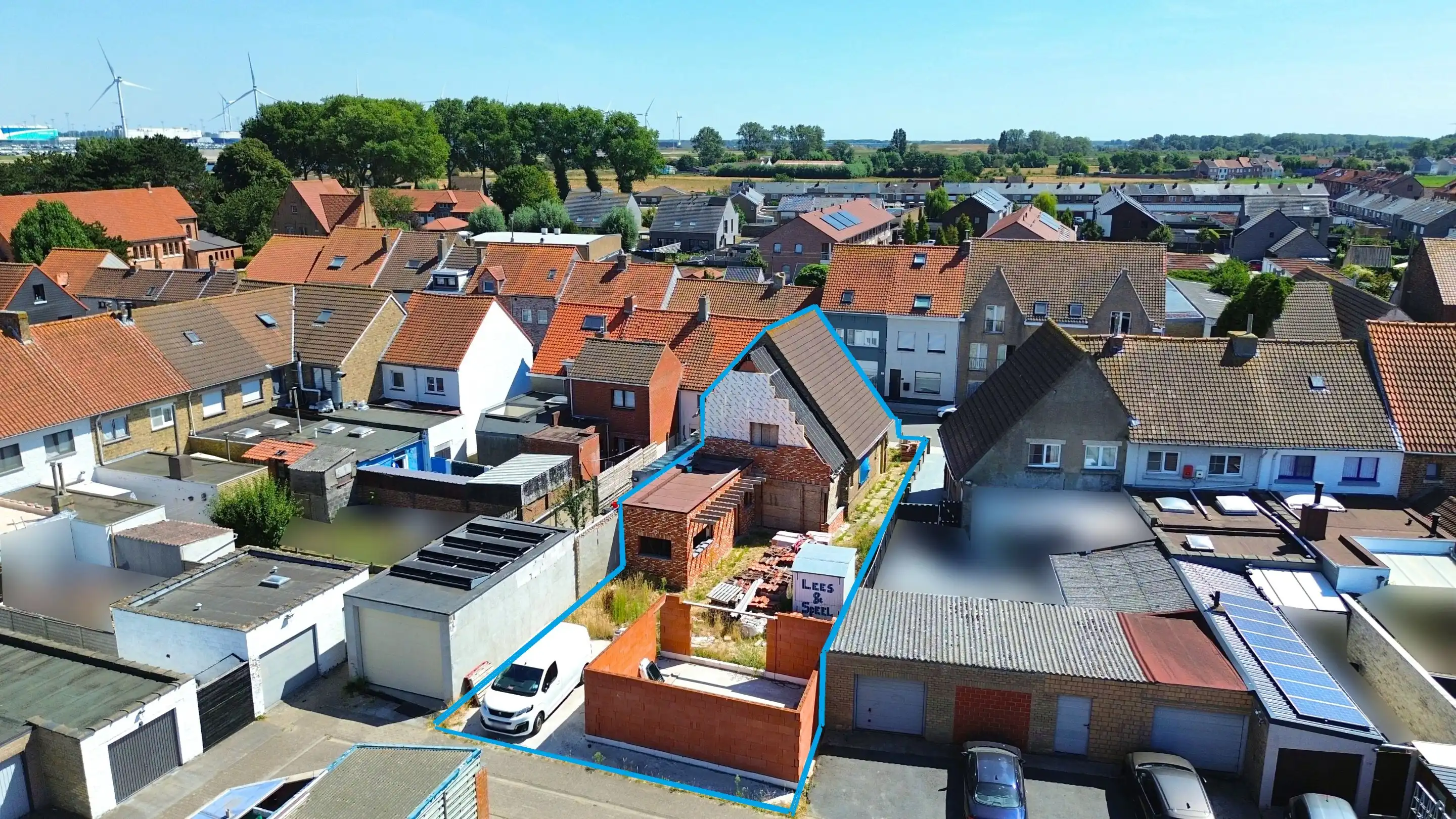 Hoofdfoto van de publicatie: Halfopen woning met grote tuin in ruwbouwfase