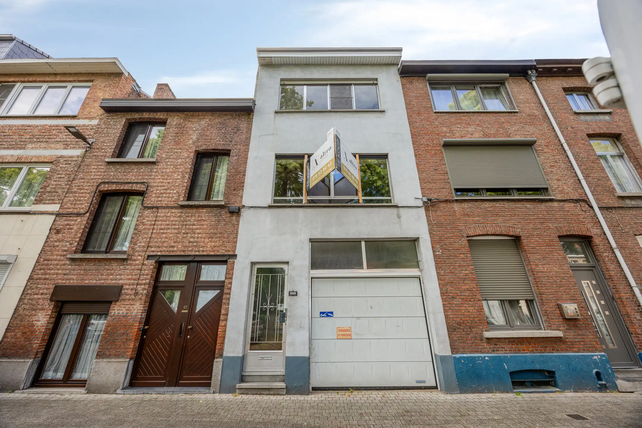 Hoofdfoto van de publicatie: Te renoveren woning met grote garage
