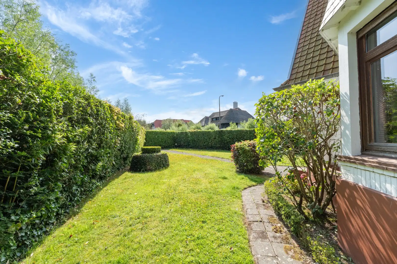 Karaktervolle interbellum villa in cottagestijl te koop. foto 2