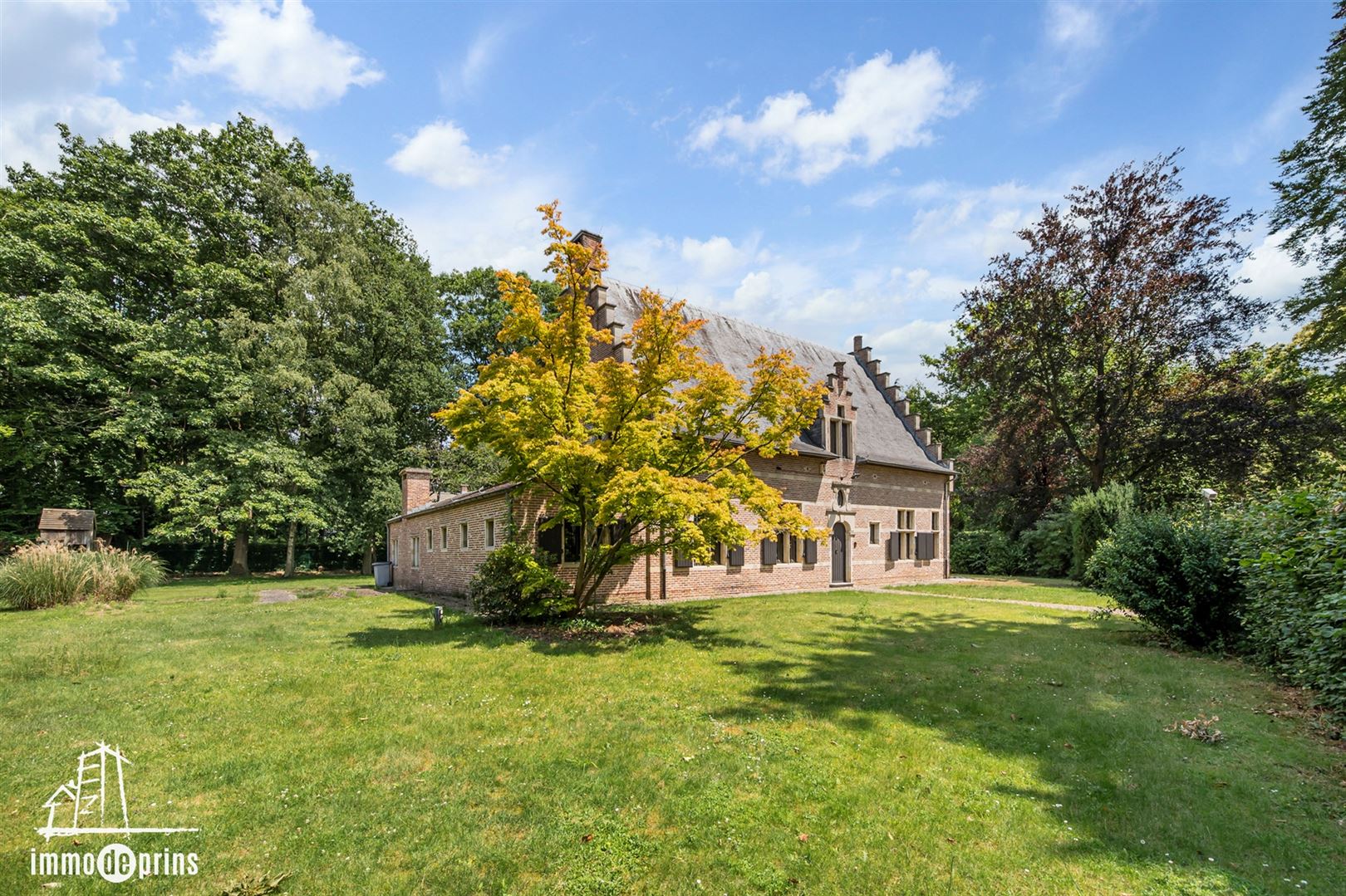 Ruime villa in residentiele wijk foto 11