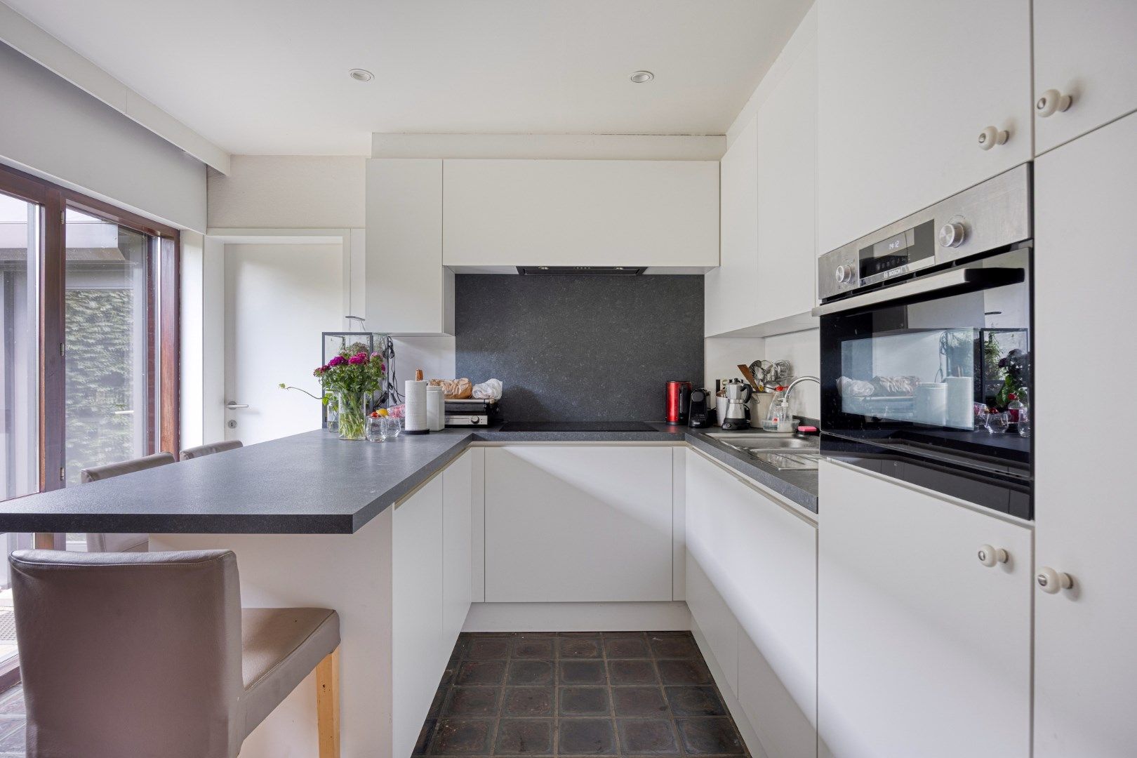 Gunstig gelegen instapklare woning op prachtig perceel van 10a88 ! foto 11