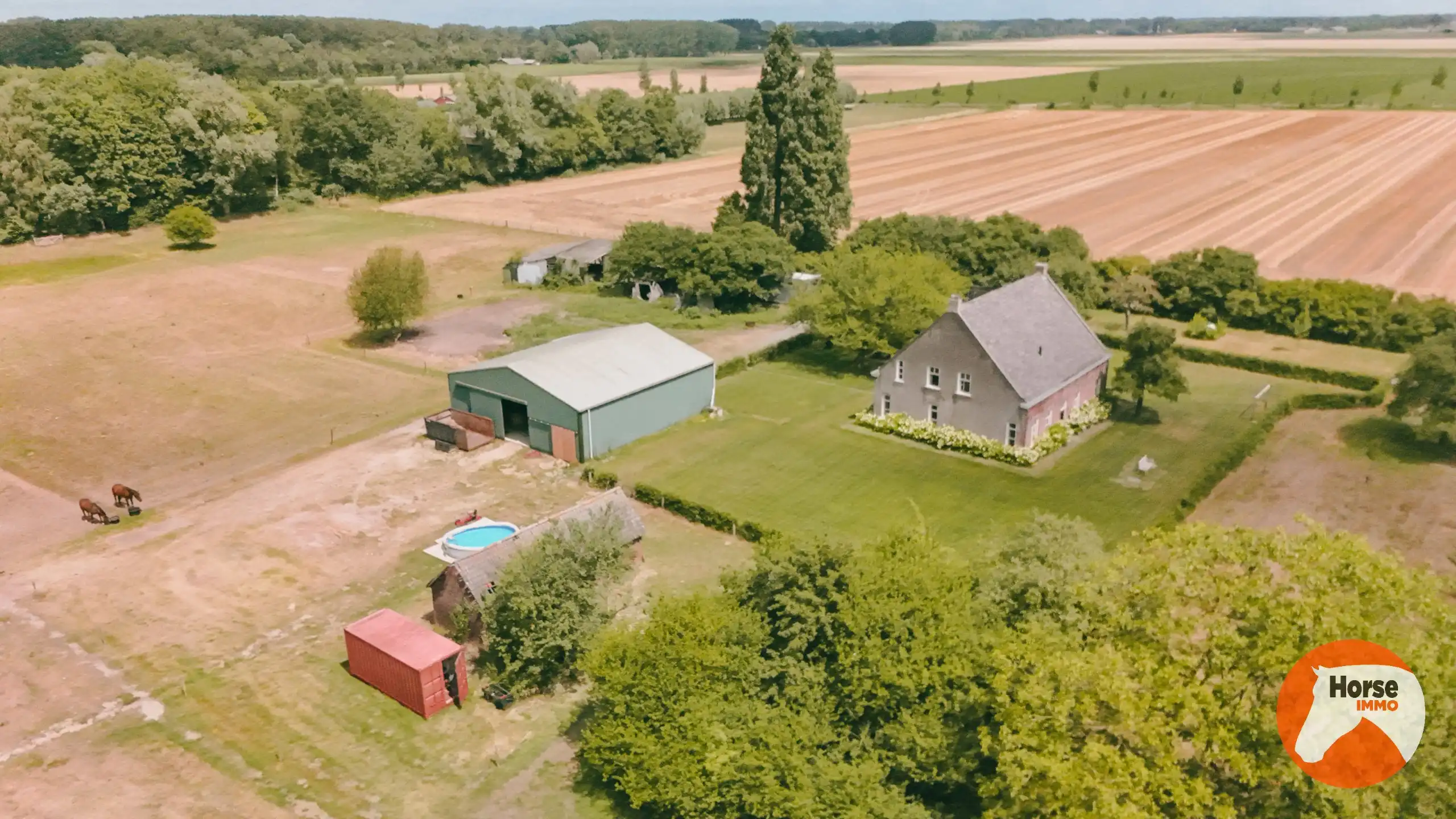AXEL - Hoeve op een goede locatie met paardenfaciliteiten foto 5