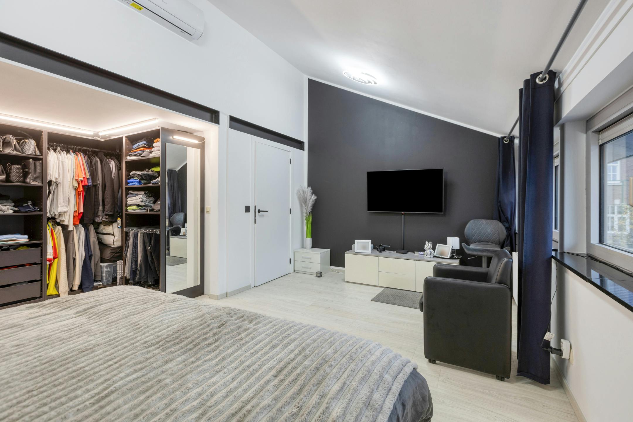 Energiezuinige woning met tuintje te koop in Maasmechelen foto 8