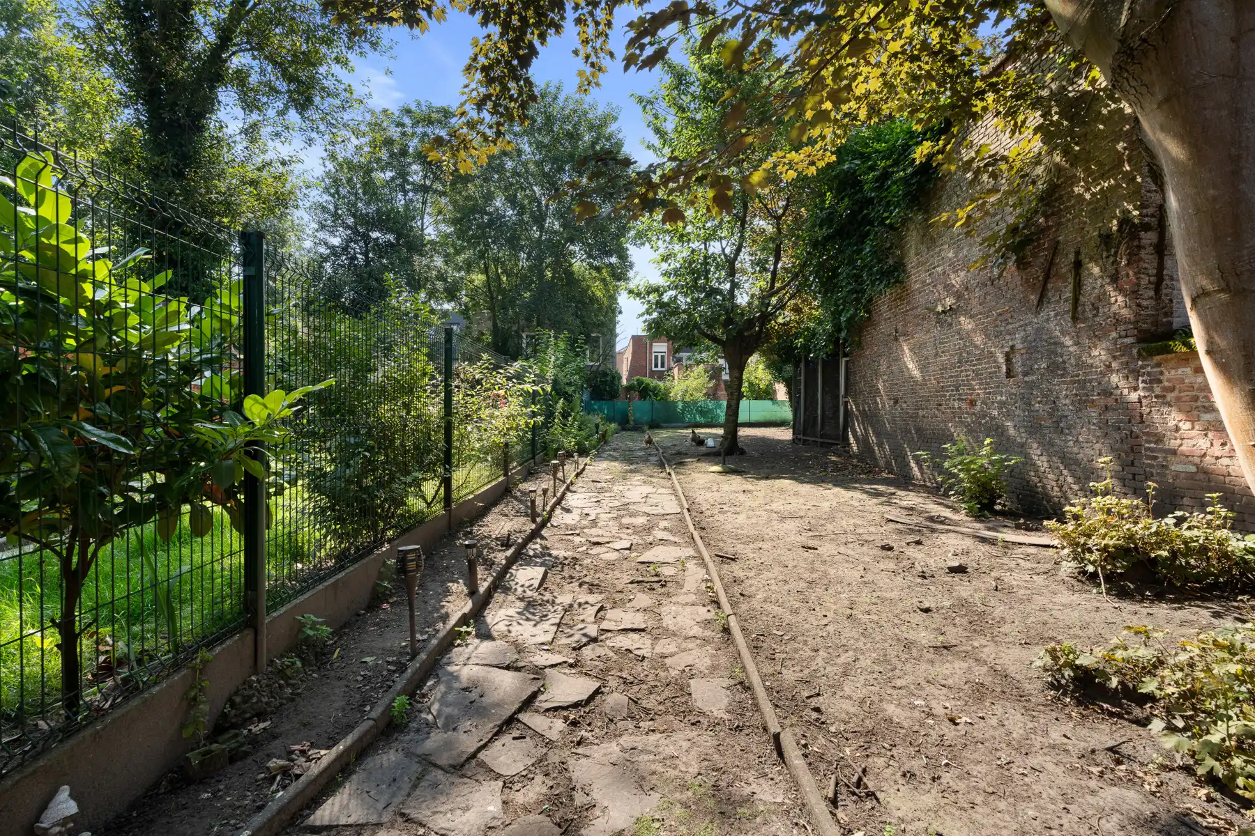 Centraal gelegen handelspand met woongelegenheid foto 6