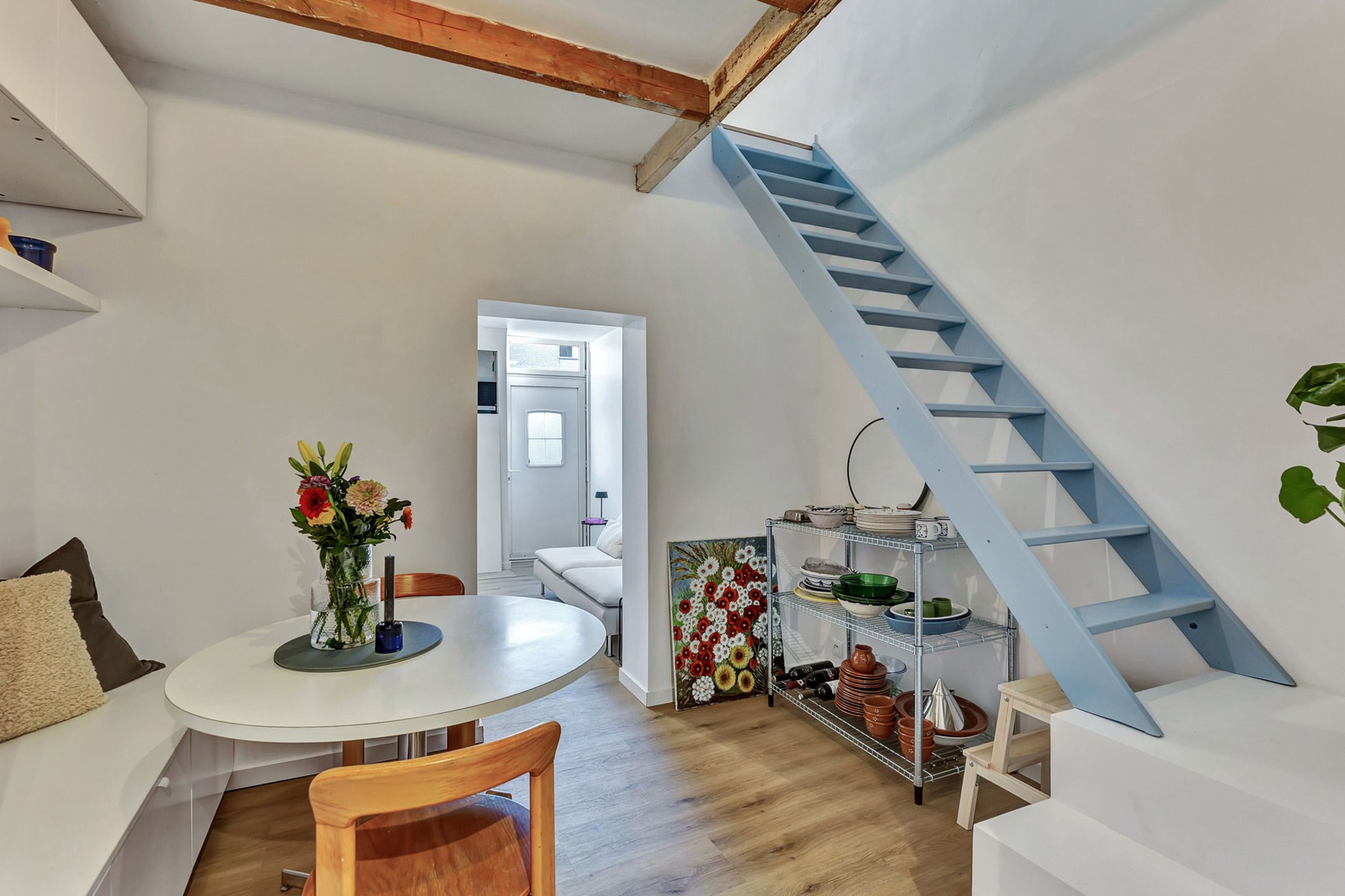 Centraal gelegen instapklare rijwoning foto 4