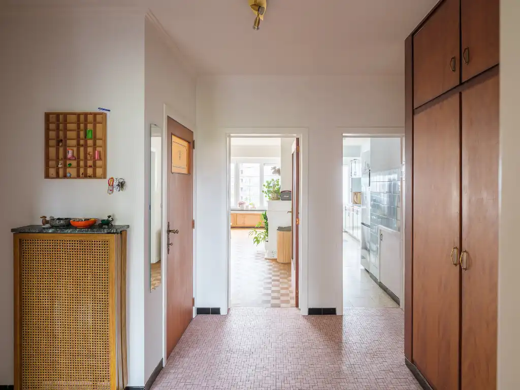 Vintage sixties 2-slaapkamerappartement met terras in Ledeberg, waar sfeer en esthetiek mooi bewaard zijn gebleven. foto 6