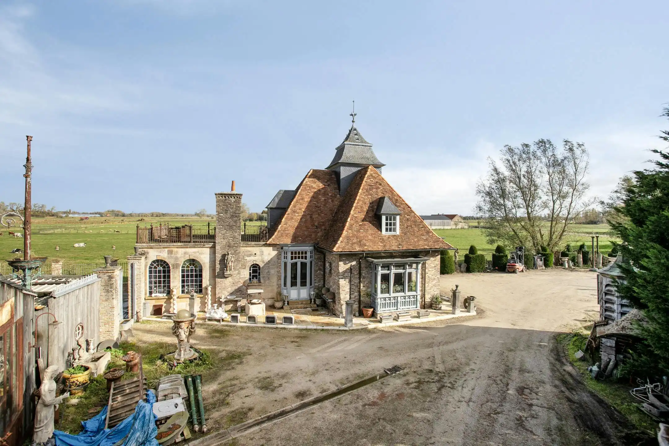 Uniek karaktervol pand met tal van mogelijkheden te Gistel foto 8