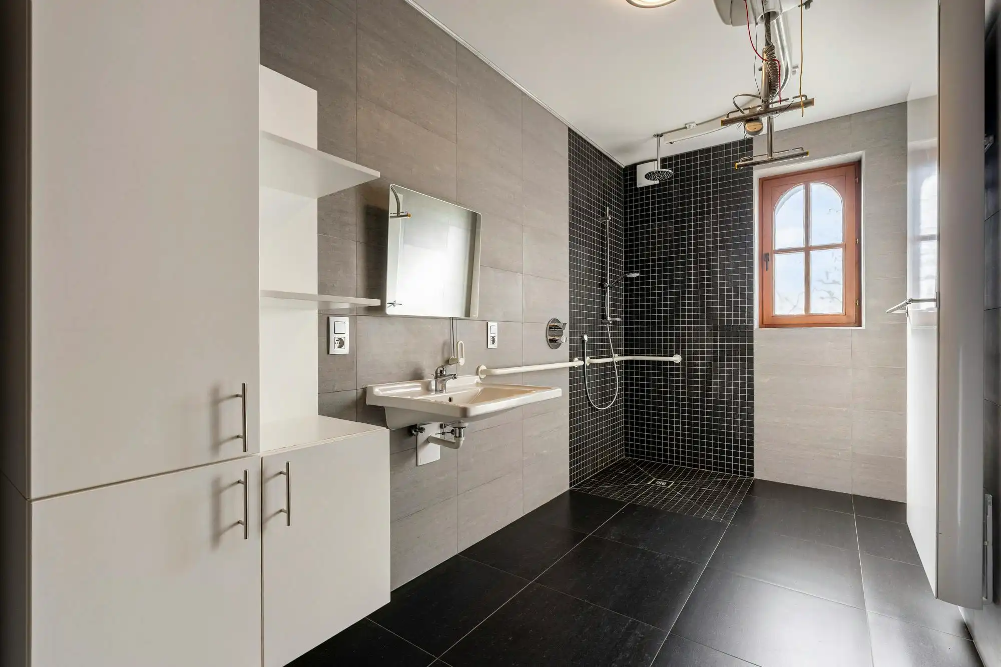 Ruime gezinswoning met praktijkruimte, 5 slaapkamers op 36a57ca centrum Diepenbeek foto 18