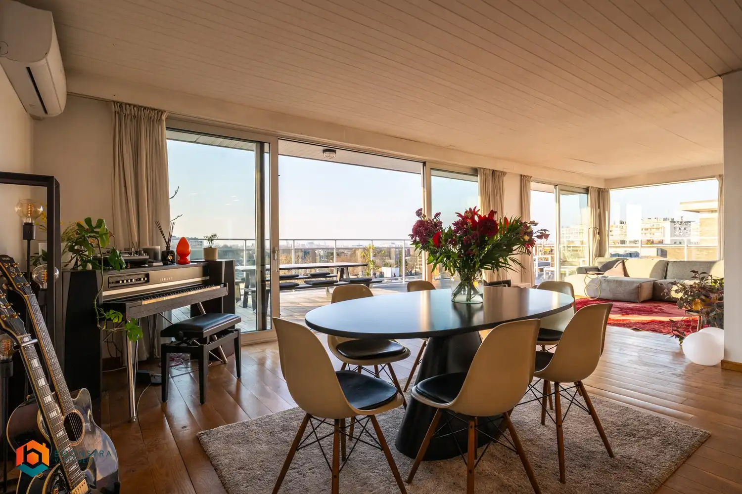 Exclusieve penthouse met 3 slpkrs, zéér riant terras (115 m²) en 2 autostaanplaatsen foto 3