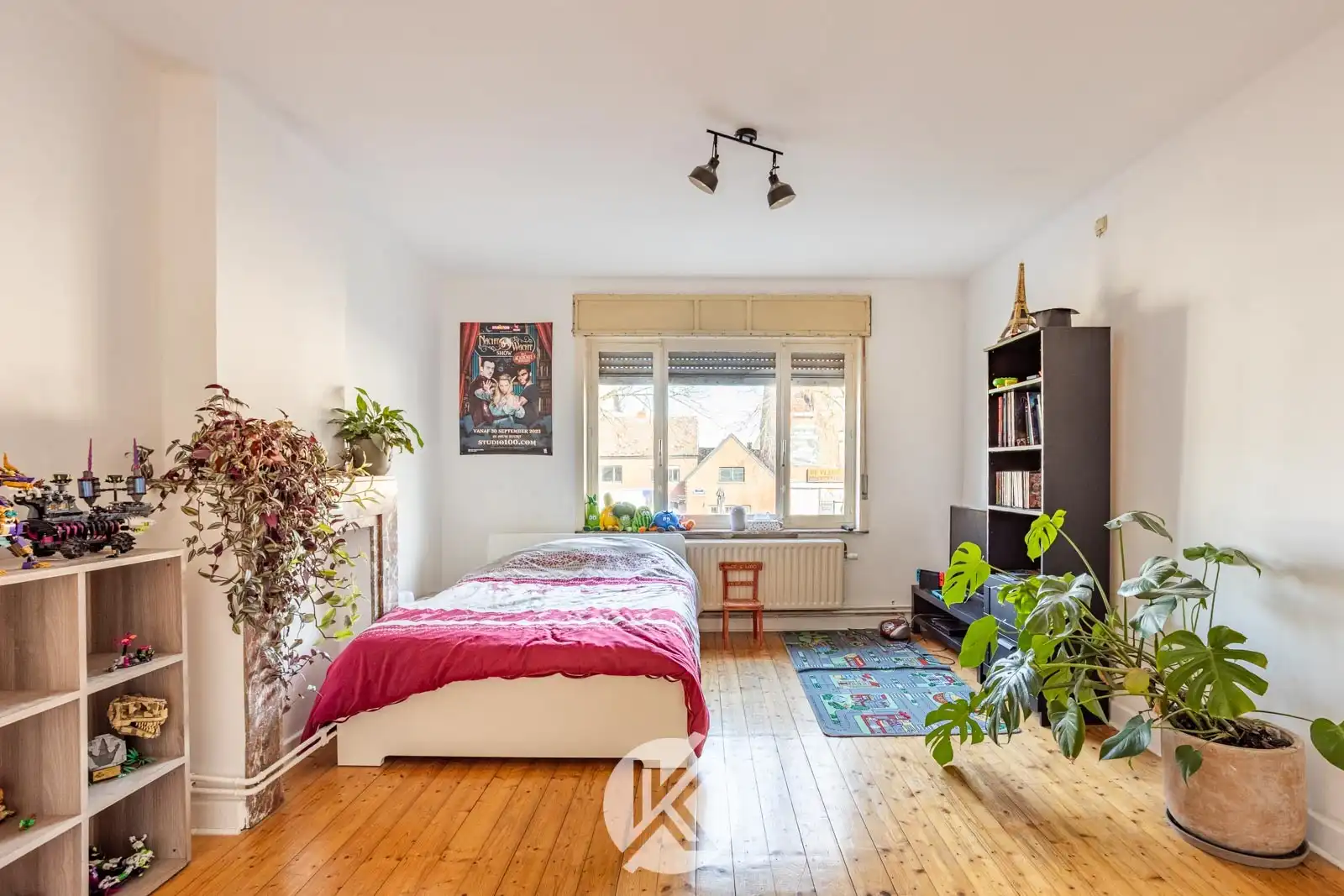 Ruime woning met polyvalente bijgebouwen foto 12