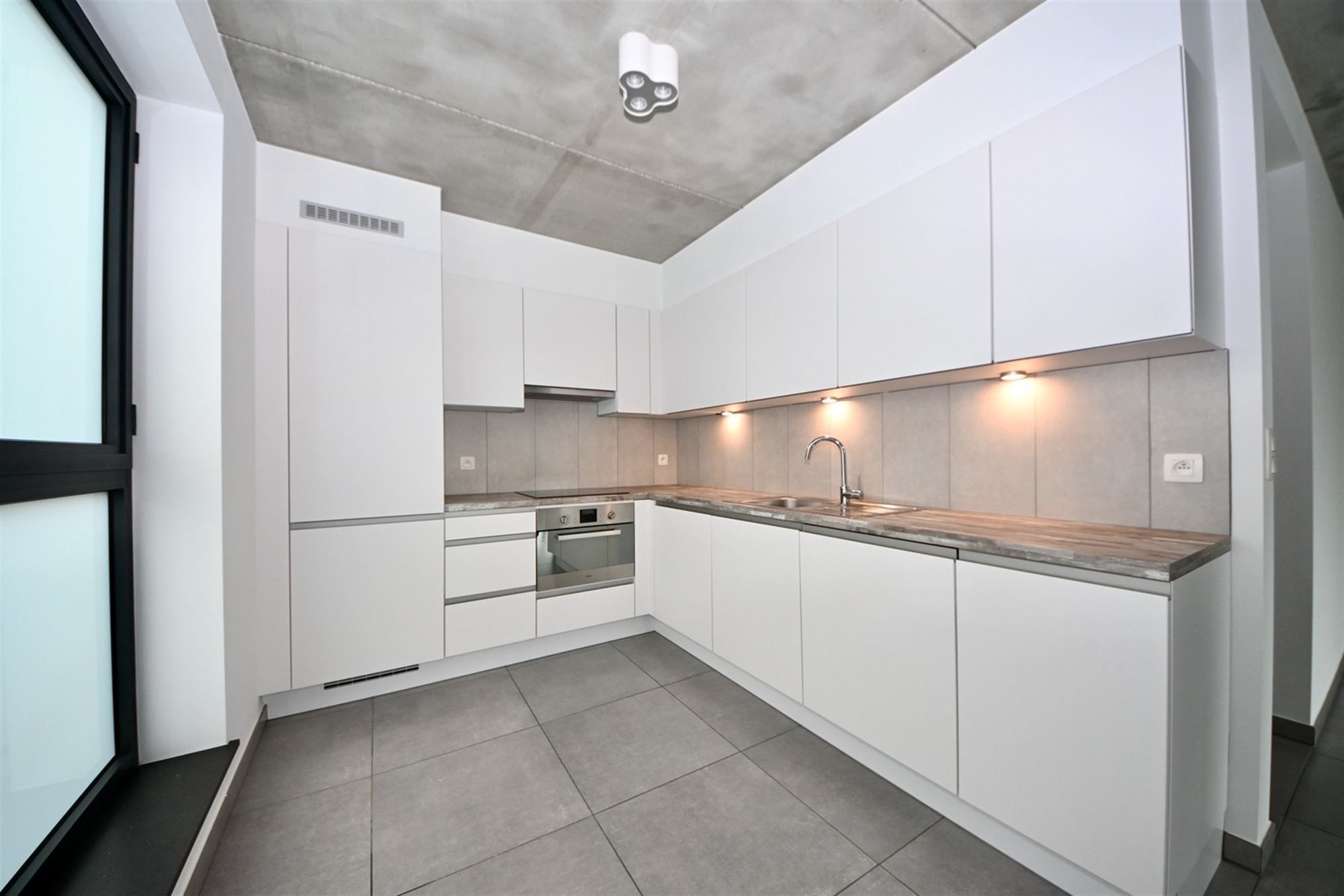 Duplex appartement met 2 slaapkamers en terras. foto 7