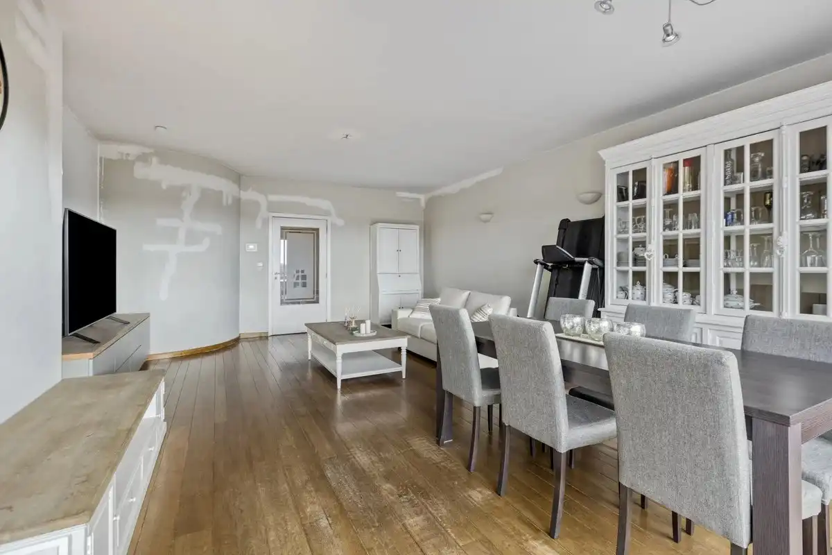 RUIM DUPLEXAPPARTEMENT VAN 144 M² MET 3 SLPK'S IN HASSELT foto 10