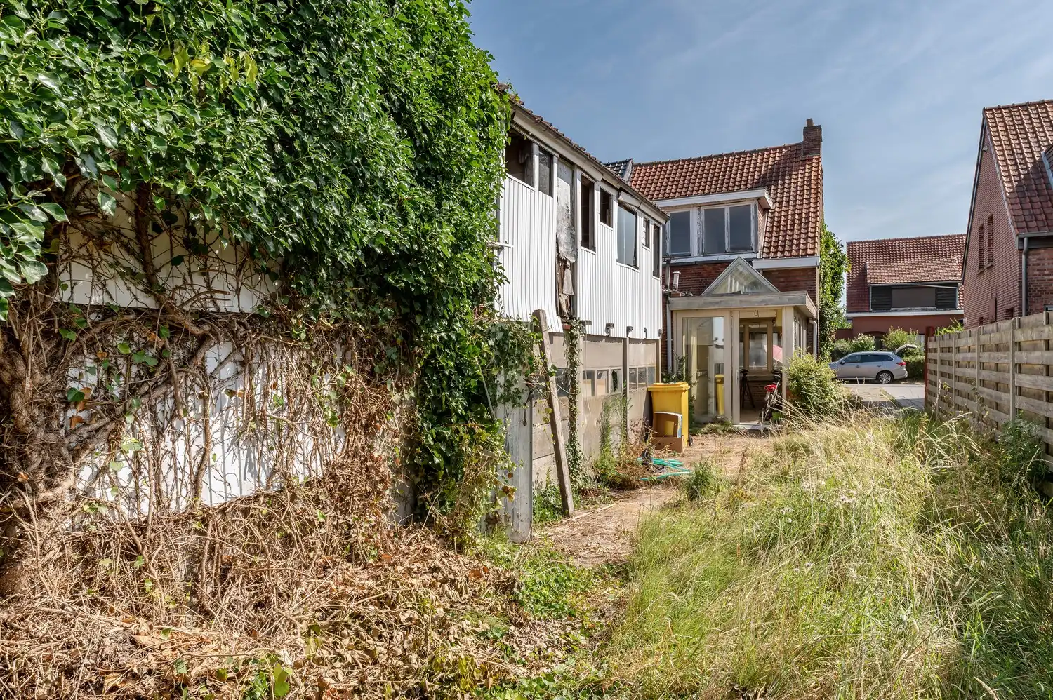 Volledig te renoveren halfopen gezinswoning op een perceel van 834 m². foto 15