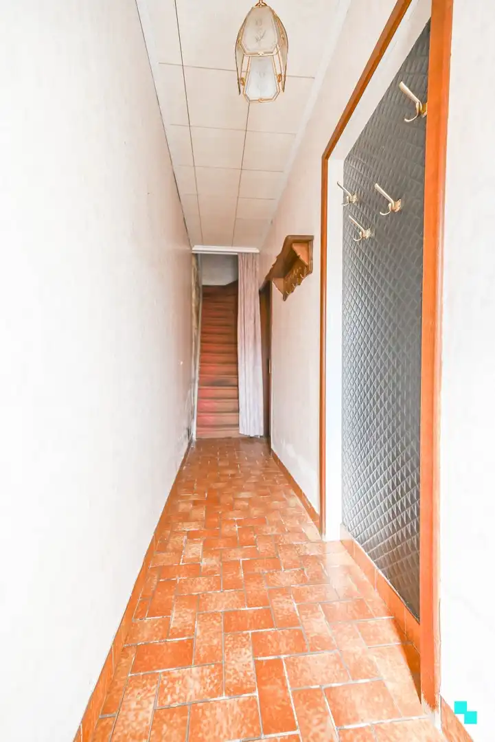 Te renoveren woning met riante garage te Bosmolens foto 12