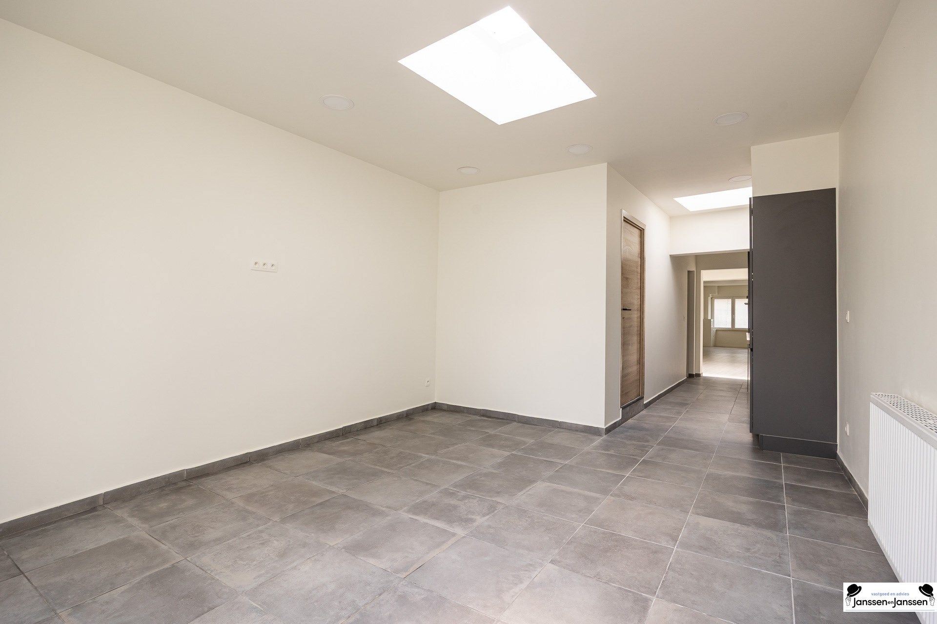 Instapklare woning met ruime tuin in hartje Willebroek foto 7