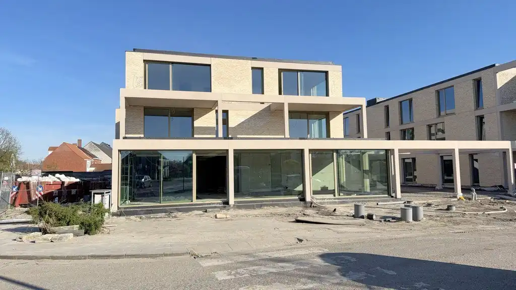 Nieuwbouw commercieel gelijkvloers te koop aan station Eke-Nazareth foto 10