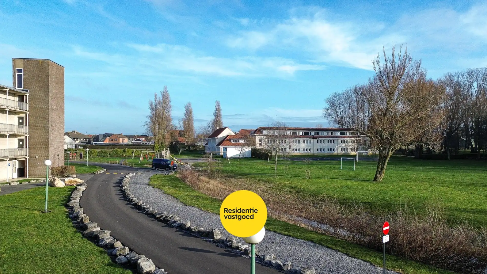 Eénslaapkamerappartement met terras, vlakbij strand en zee!  foto 17