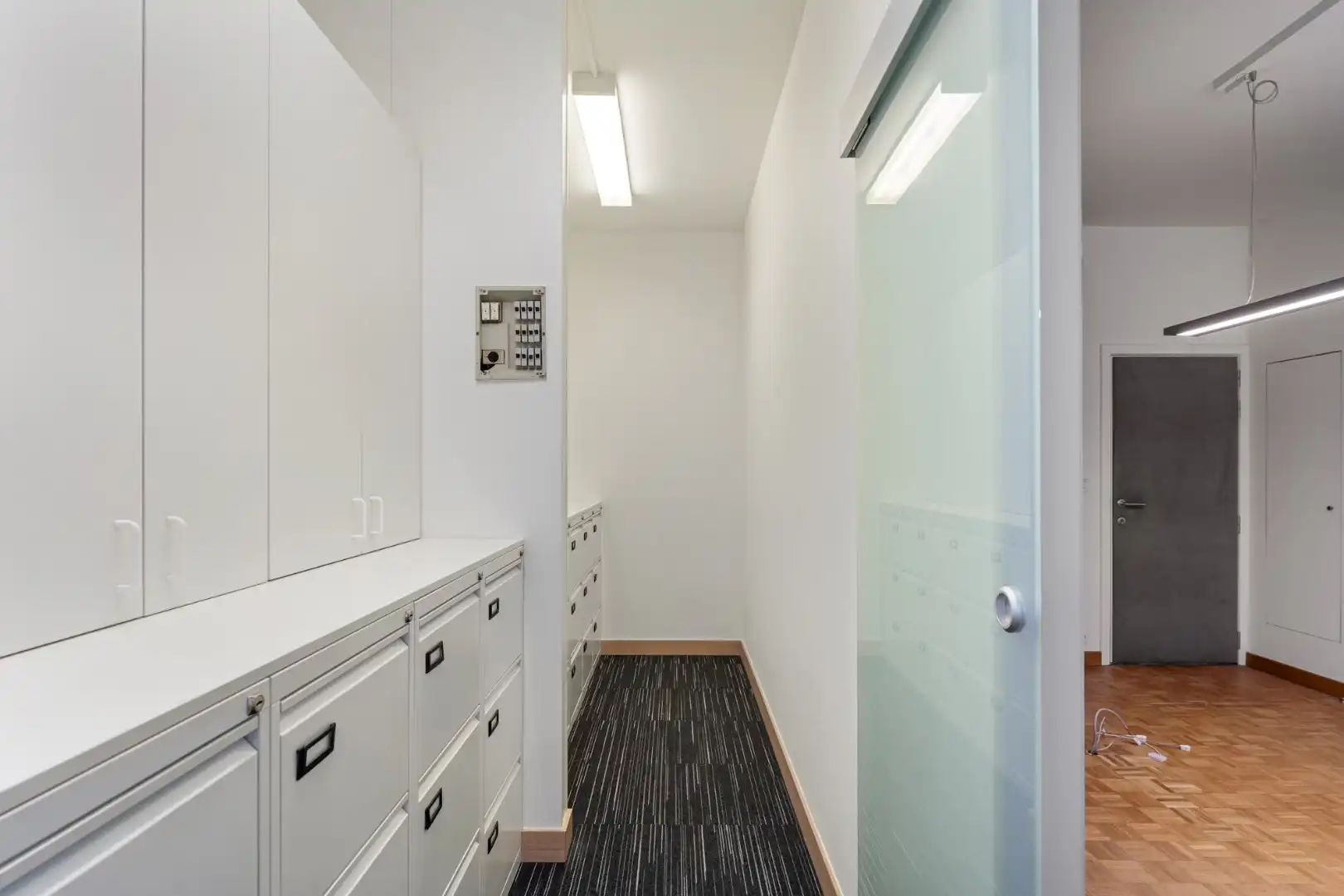 Handelspand op toplocatie, 226m², ruime parkeergelegenheid foto 13