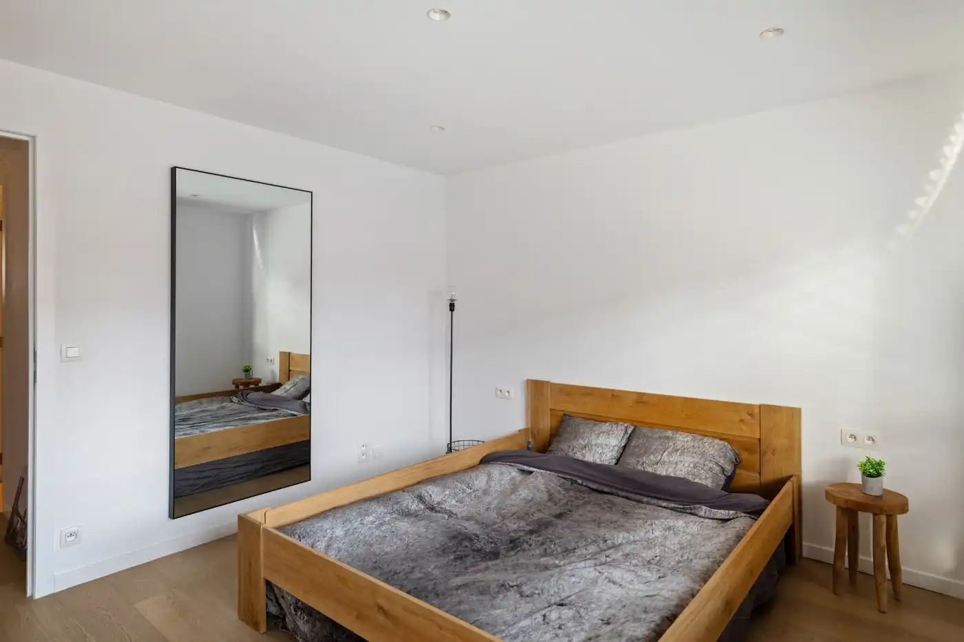 Volledig gerenoveerde woning met commerciële ruimte en 3 slpk. foto 16