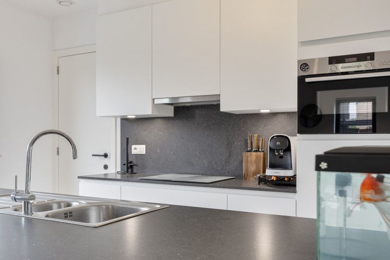 Recente, zeer goed gelegen woning met tuin foto 11