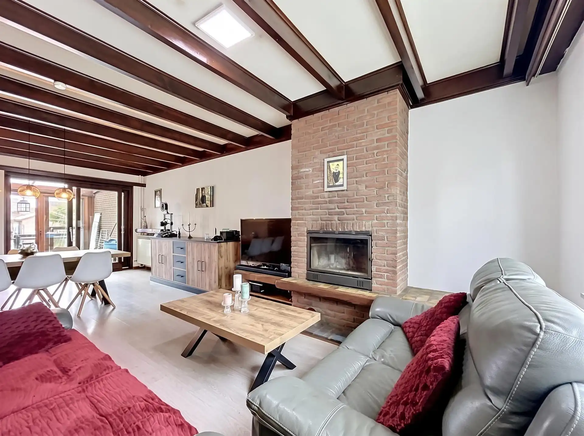 instapklare gezinswoning met 3 slaapkamers, garage en ruime tuin op toplocatie foto 4