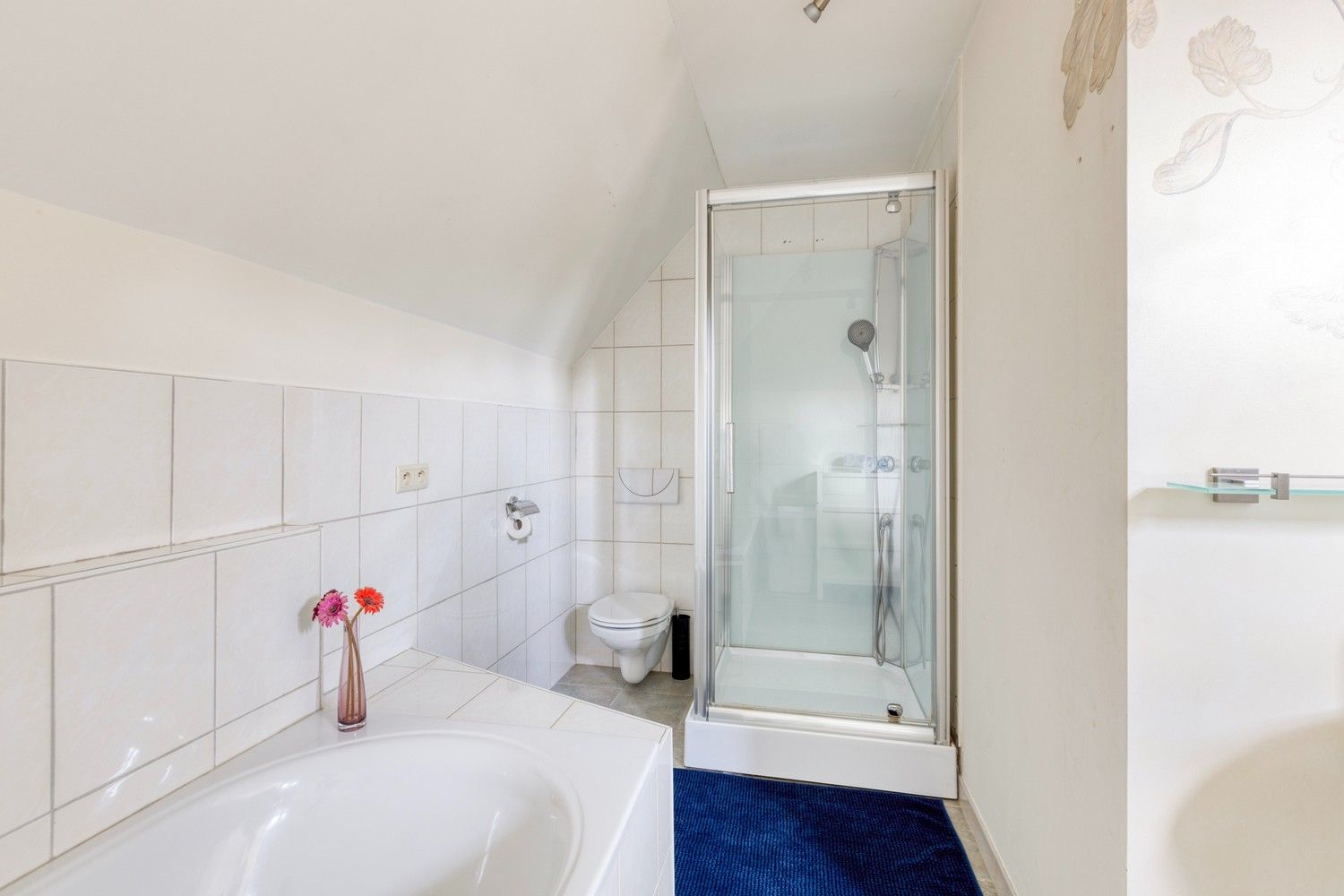 Charmante gezinswoning met drie slaapkamers en prachtige tuin in Dilsen-Stokkem foto 28