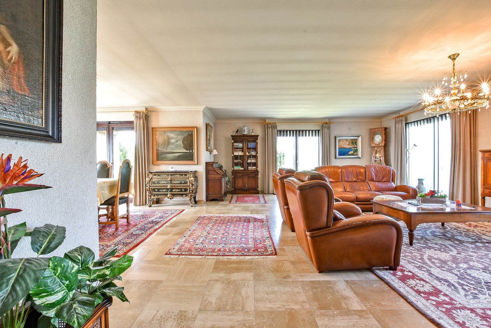 Ruime alleenstaande woning met grote tuin nabij centrum Diksmuide op 1681 m². foto 6