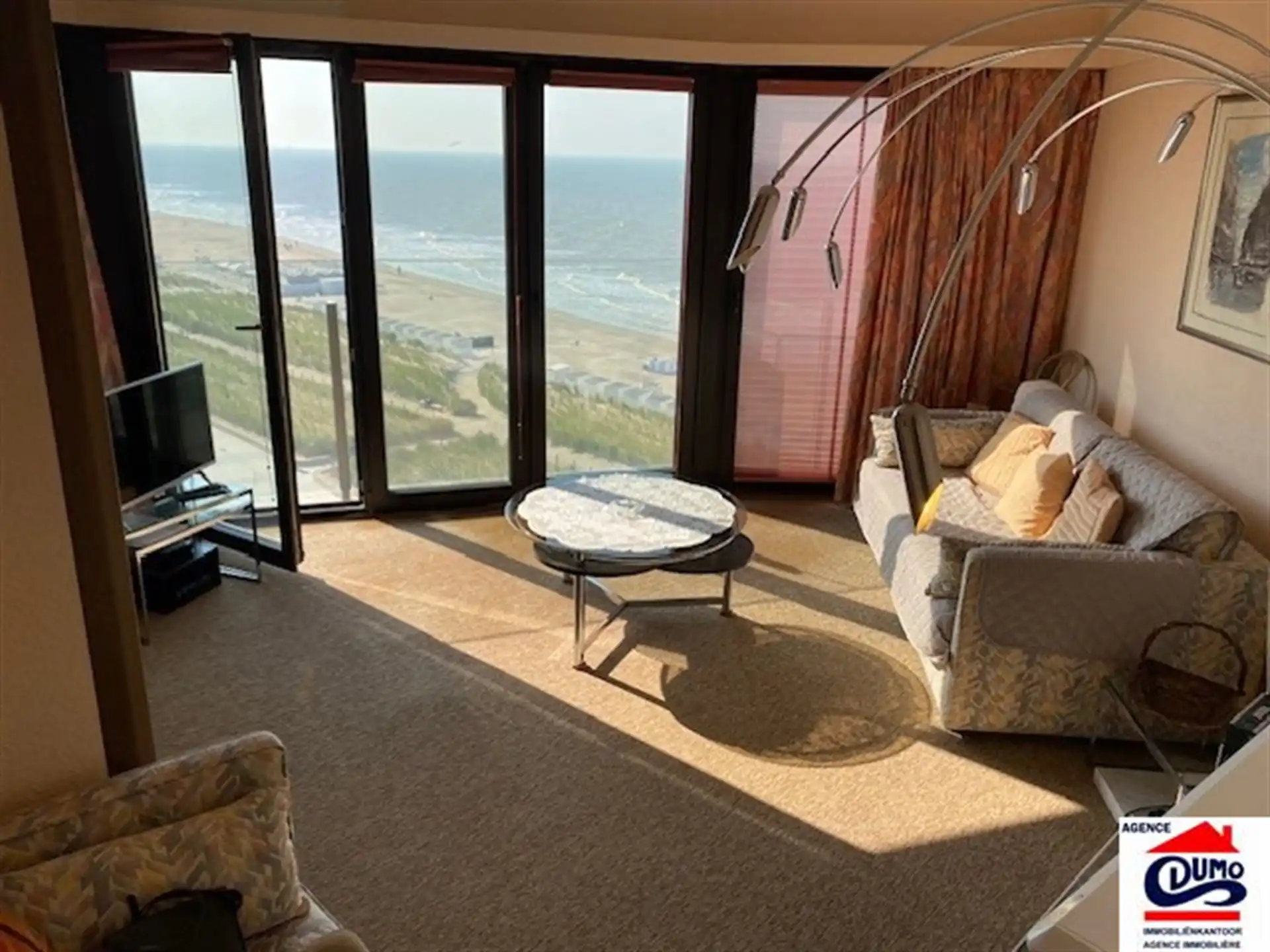 Compleet gerenoveerde studio met fantastisch zeezicht! foto 2