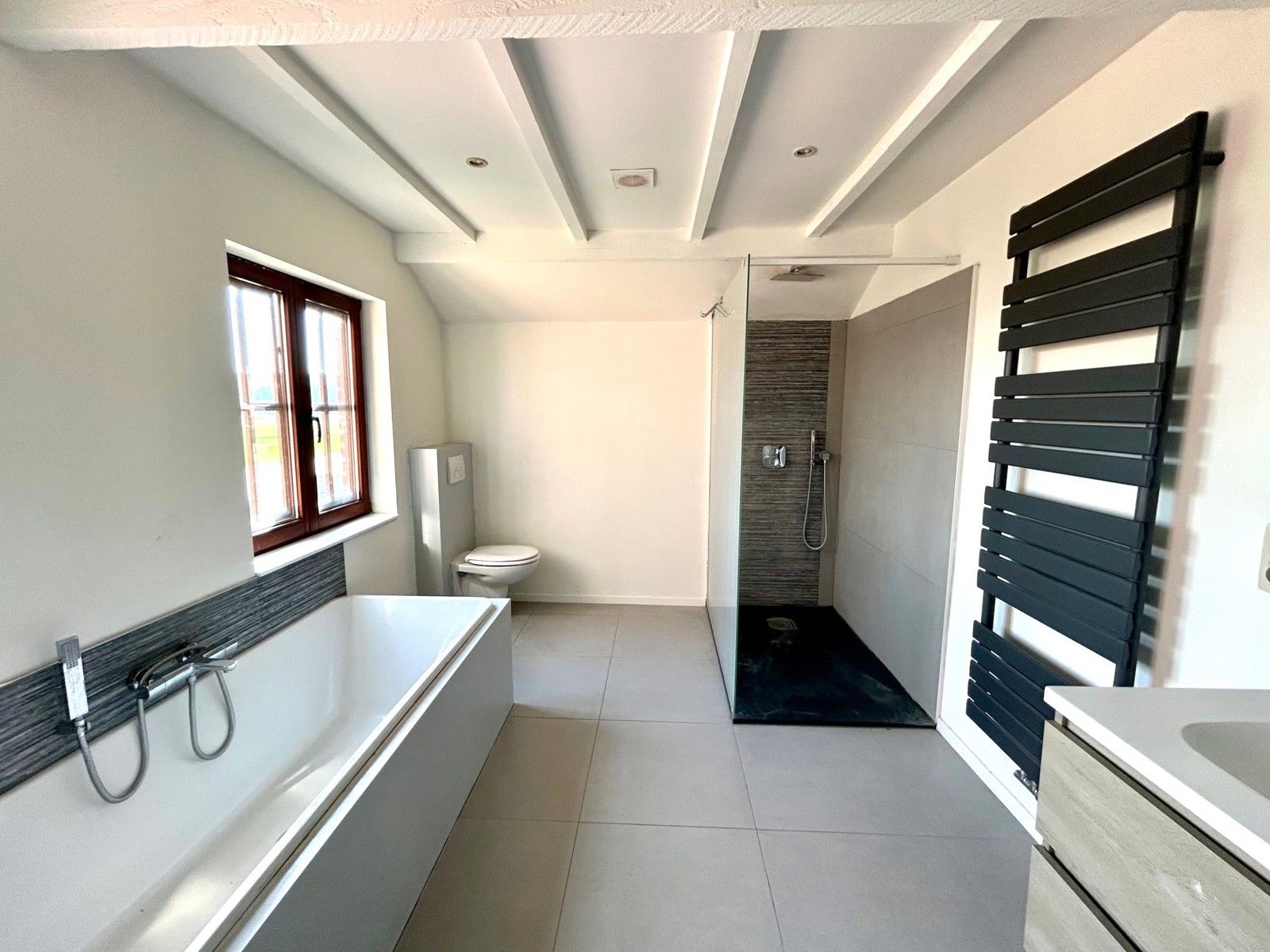Karaktervolle gezinswoning met 4 slaapkamers en tuin foto 19