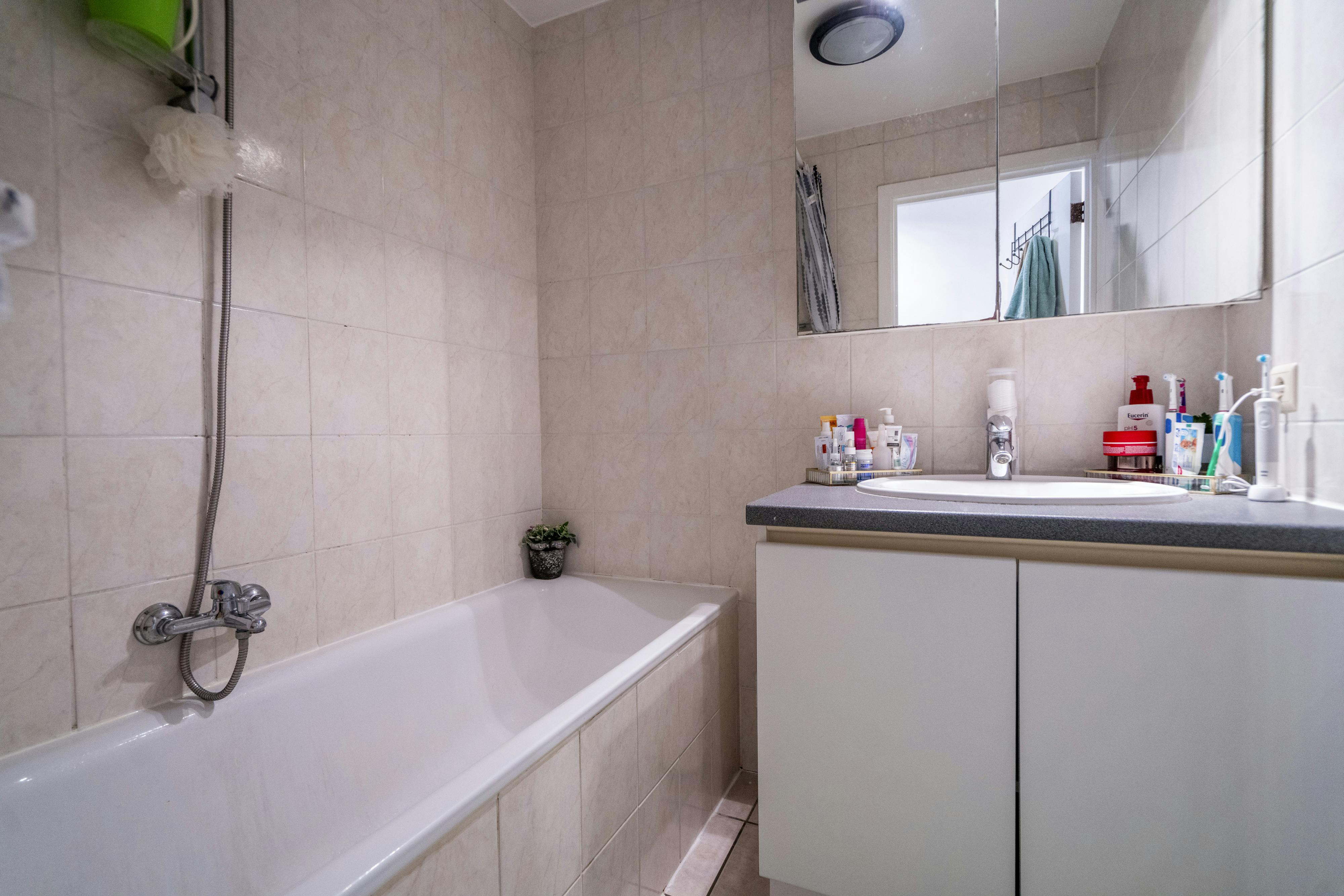 Opbrengsteigendom met twee appartementen te koop in Kortrijk foto 5