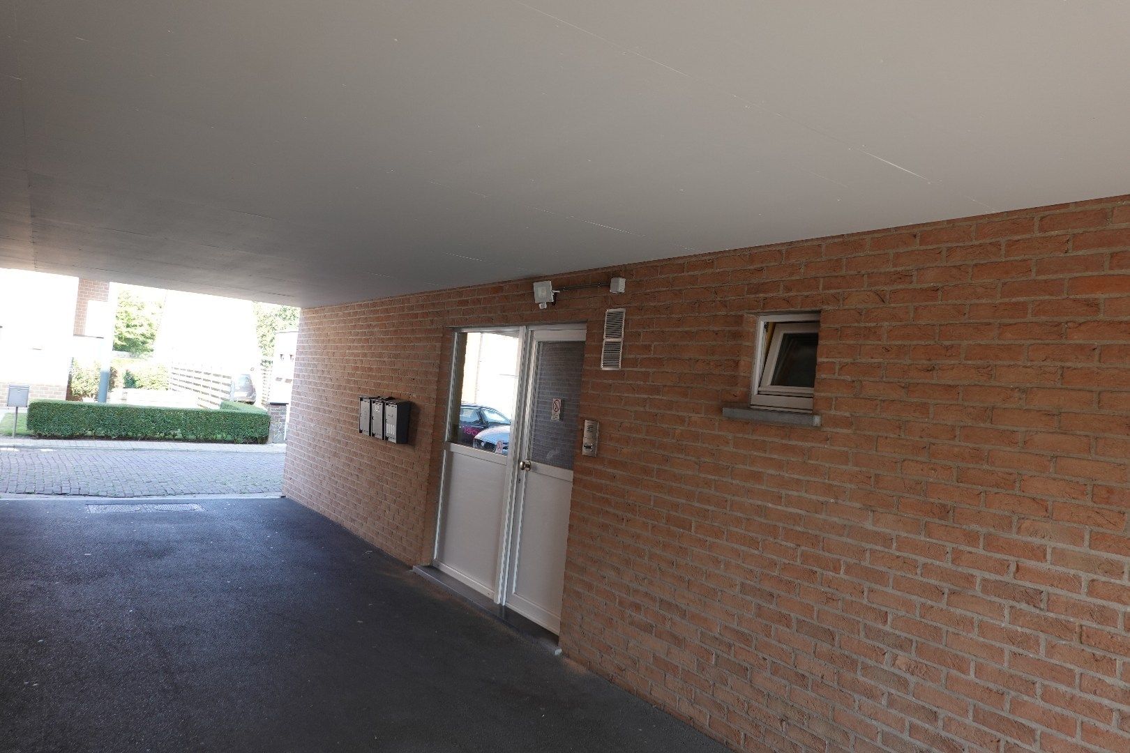 Opbrengsteigendom met 3 appartementen en 3 garageboxen. Ideale investering! foto 24