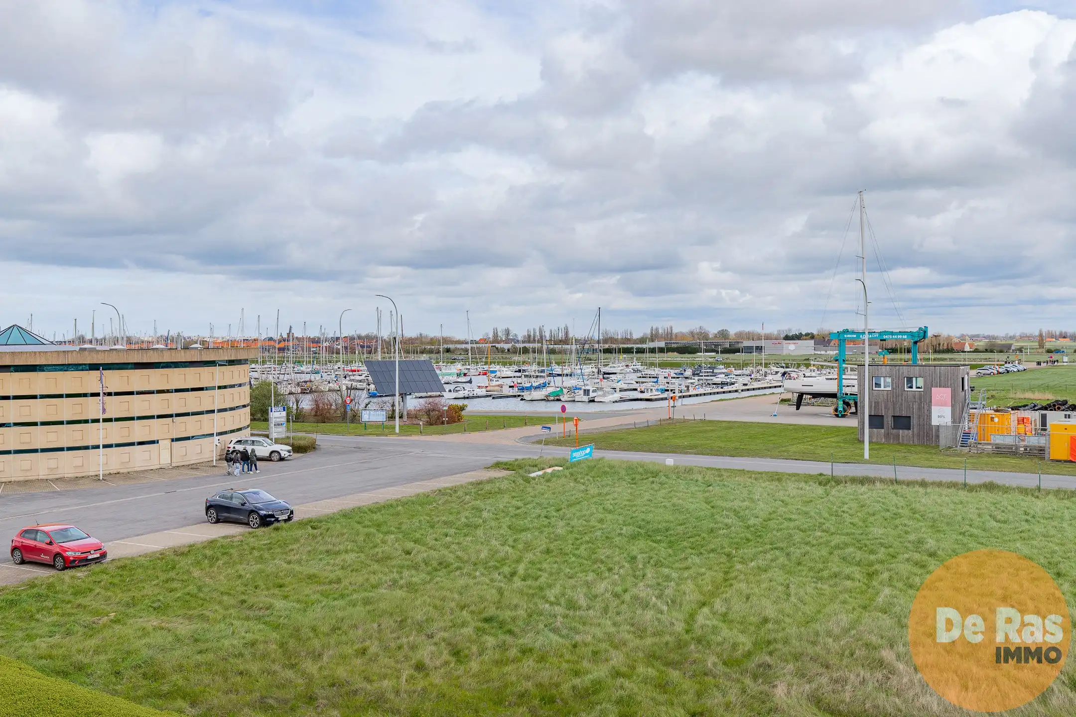 NIEUWPOORT – Ruim appartement op toplocatie aan de haven foto 21