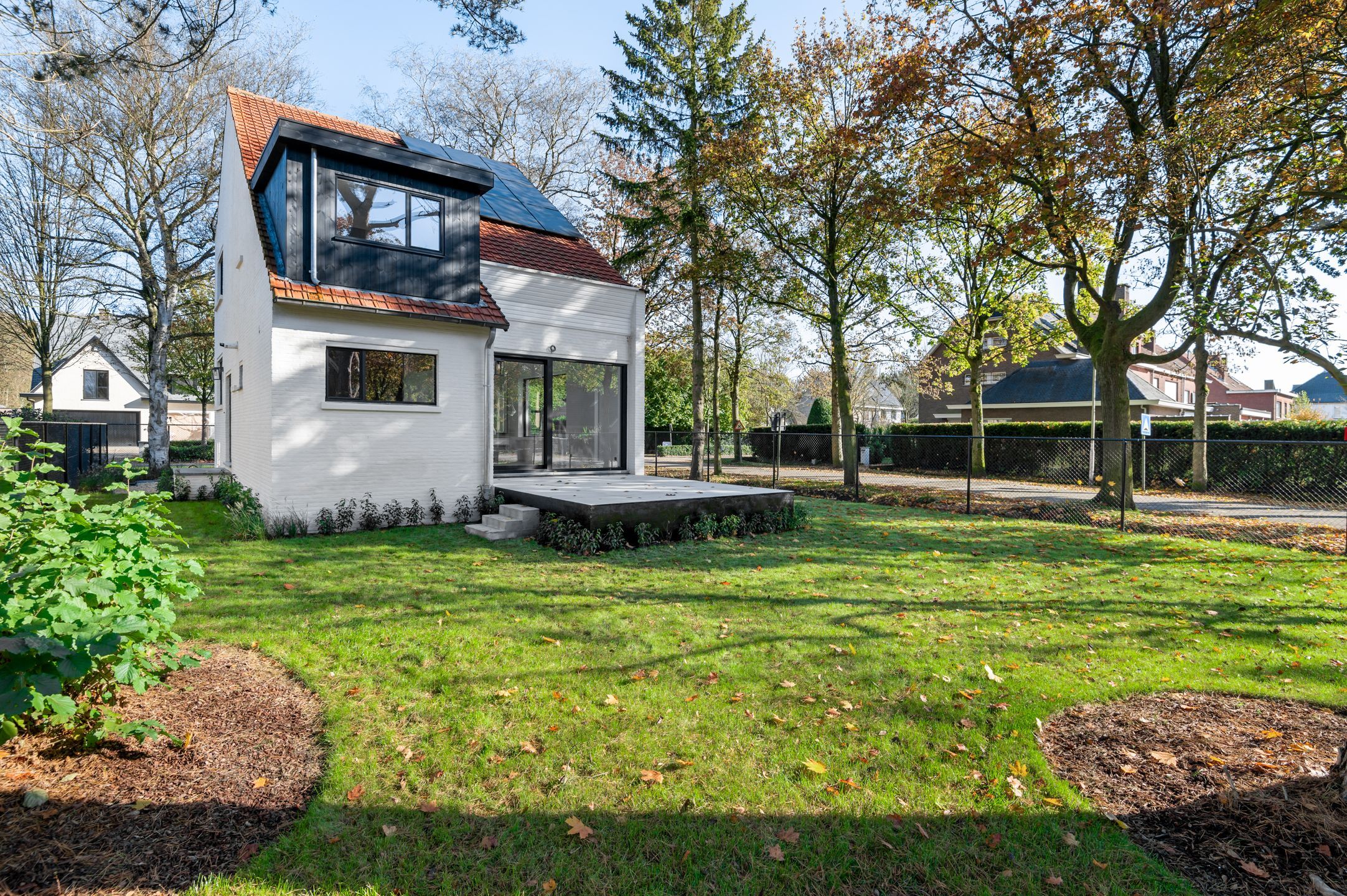 Prachtig gerenoveerde woning op toplocatie in Brasschaat ! foto 23