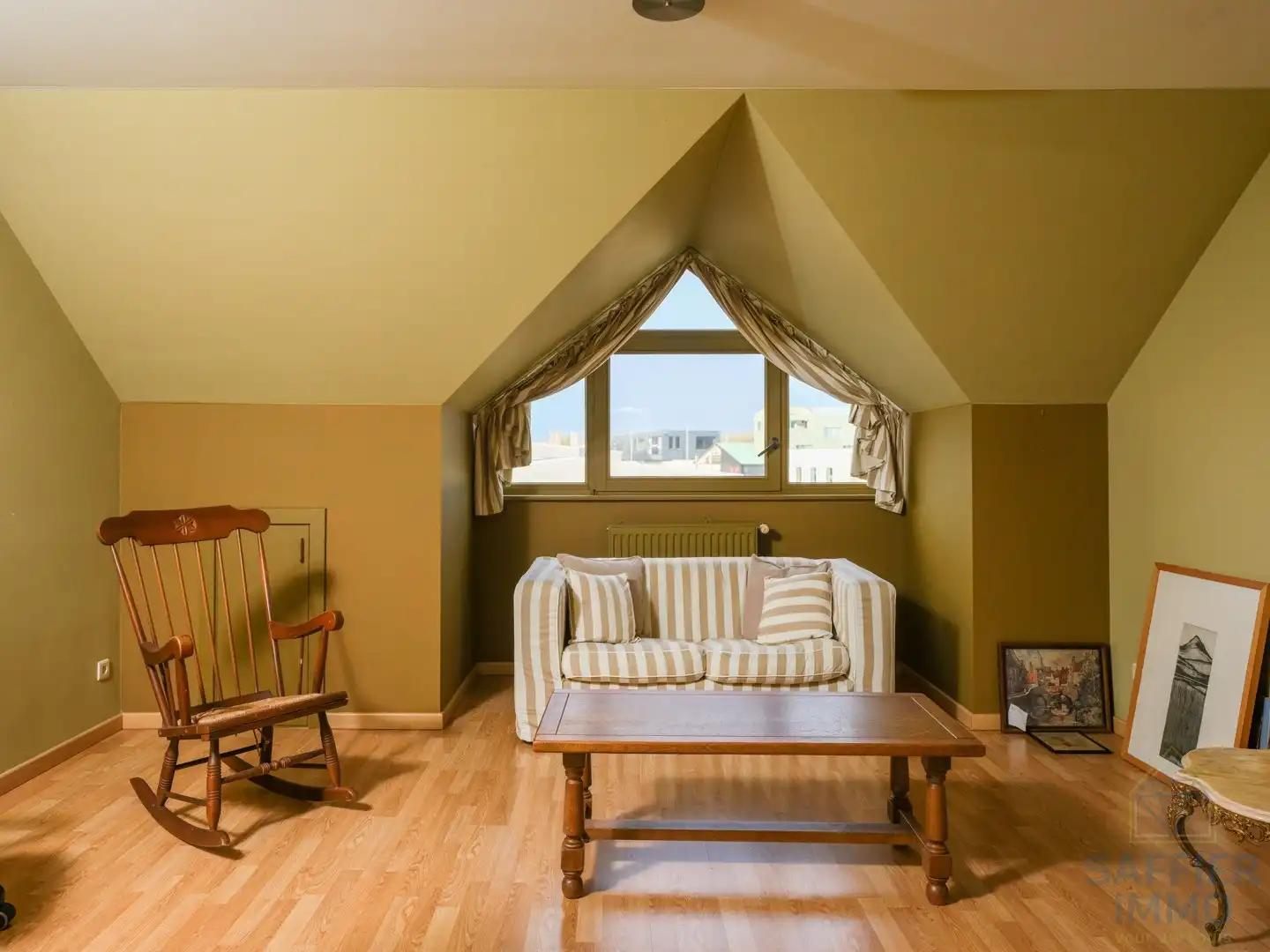 Ruim gebouw in amabachtzone met uitbreidingsmogelijkheden foto 21