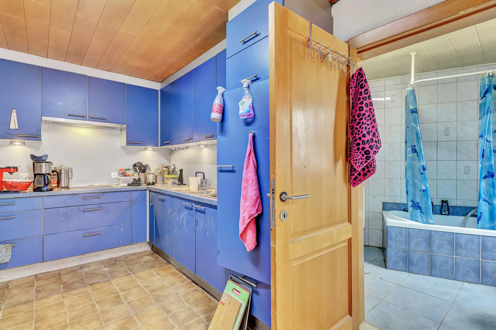 Te renoveren woning met 3 slaapkamers en garage foto 7