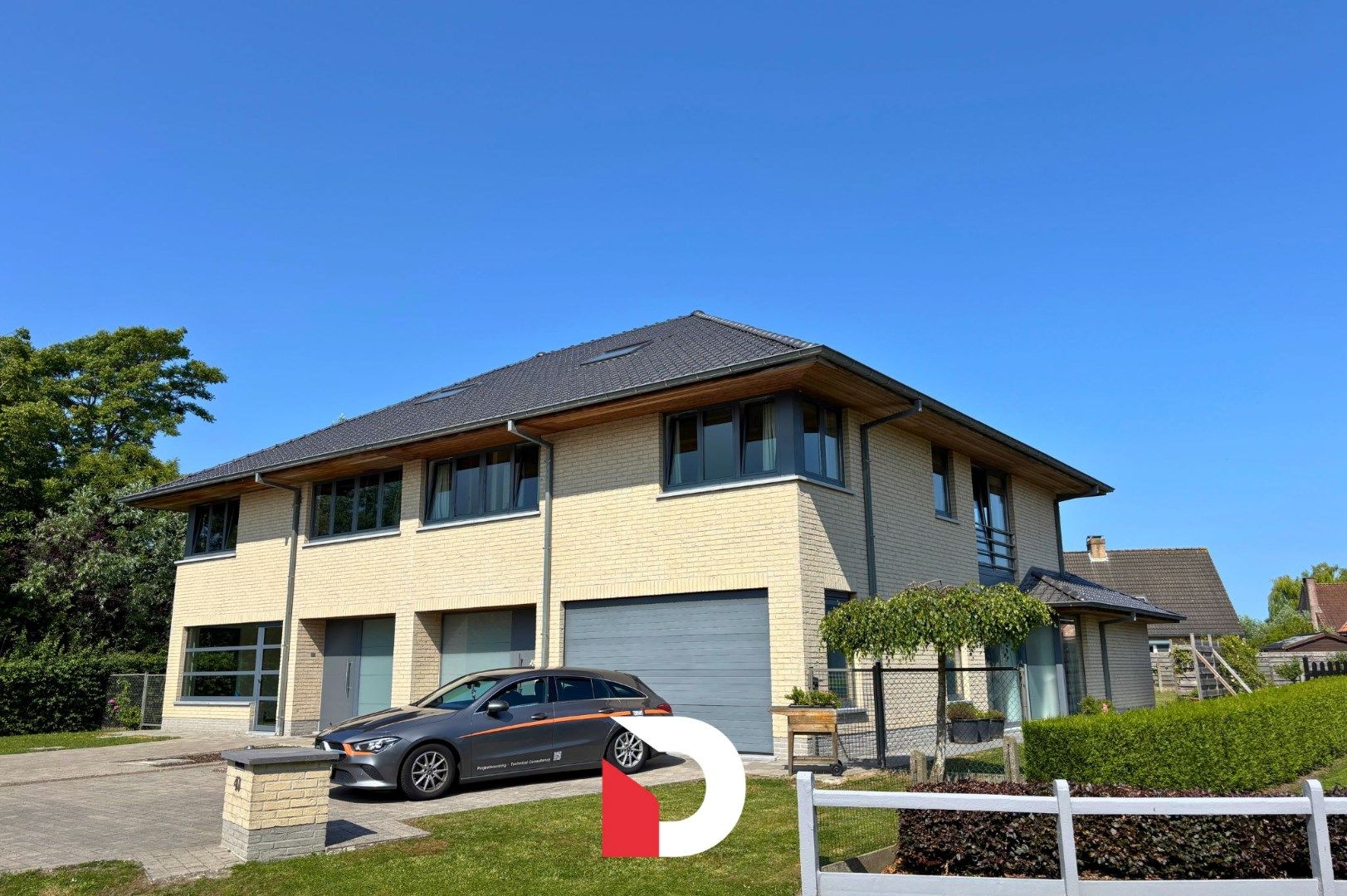 Halfopen woning met 3 slaapkamer, tuin en garage foto 18