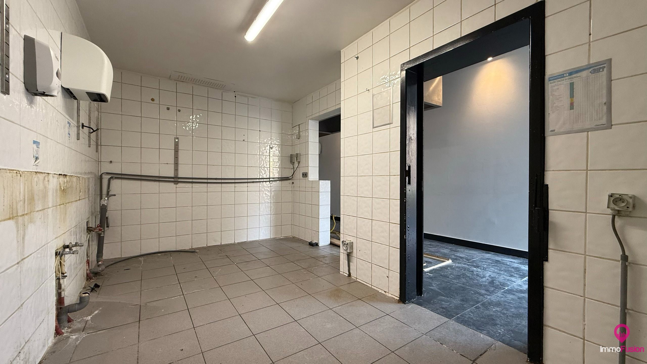Instapklaar handelspand voor horeca op uitstekende locatie! foto 28