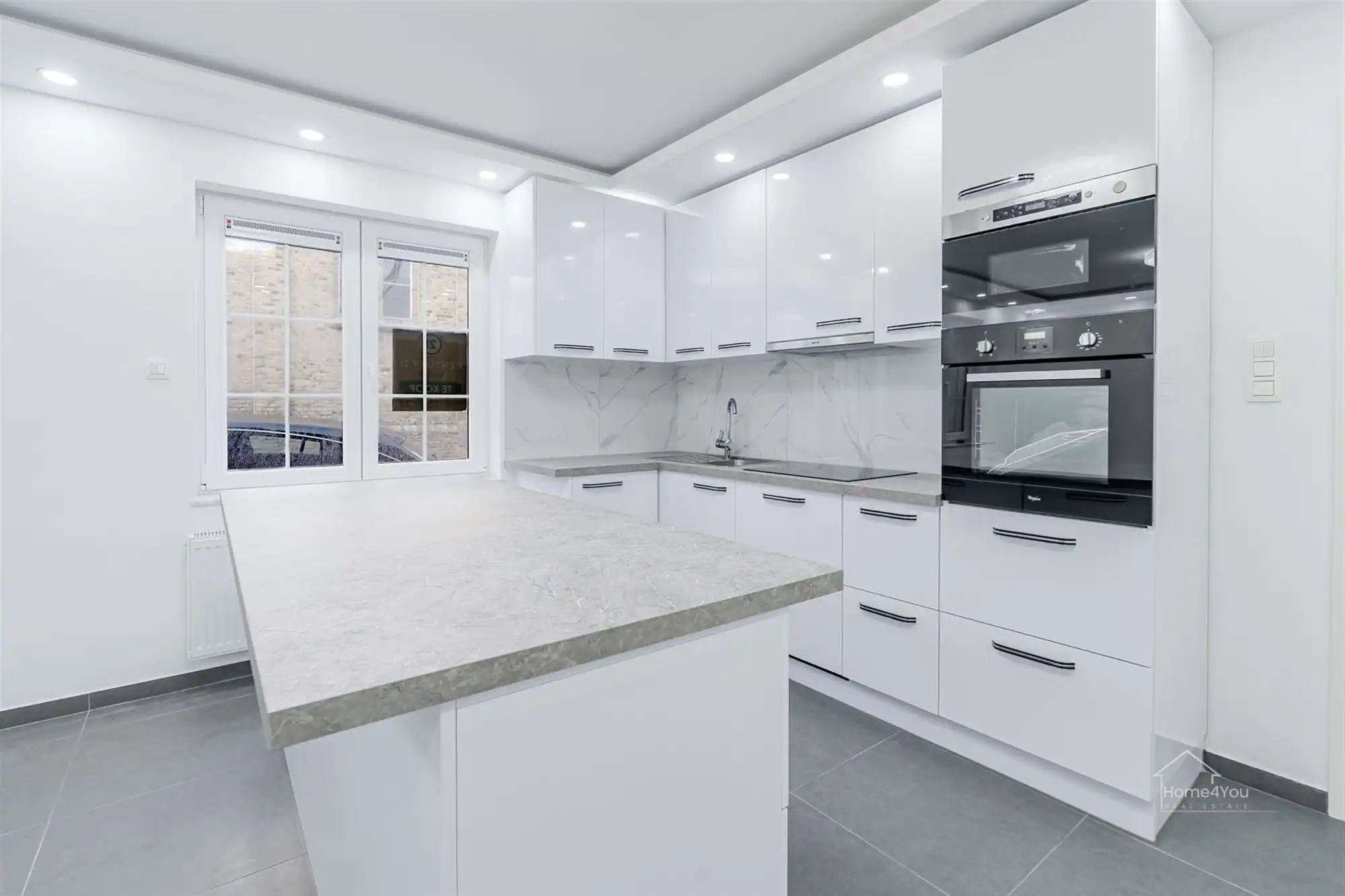 Volledig vernieuwd GLV appartement, terras en 2 slaapkamers  foto 6