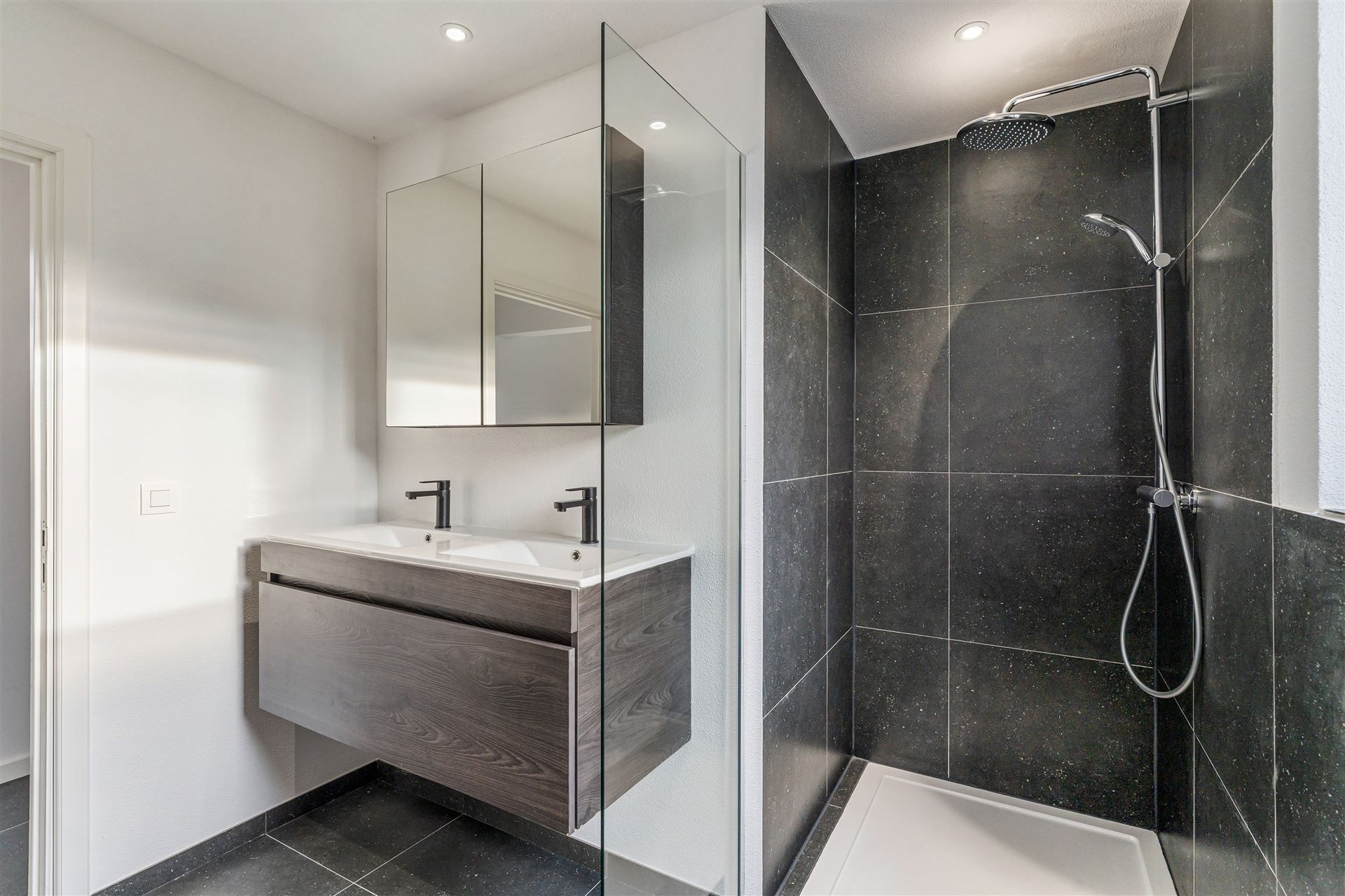 Gerenoveerde woning op 11a73ca nabij Domein Pietersheim en Lanaken centrum foto 12