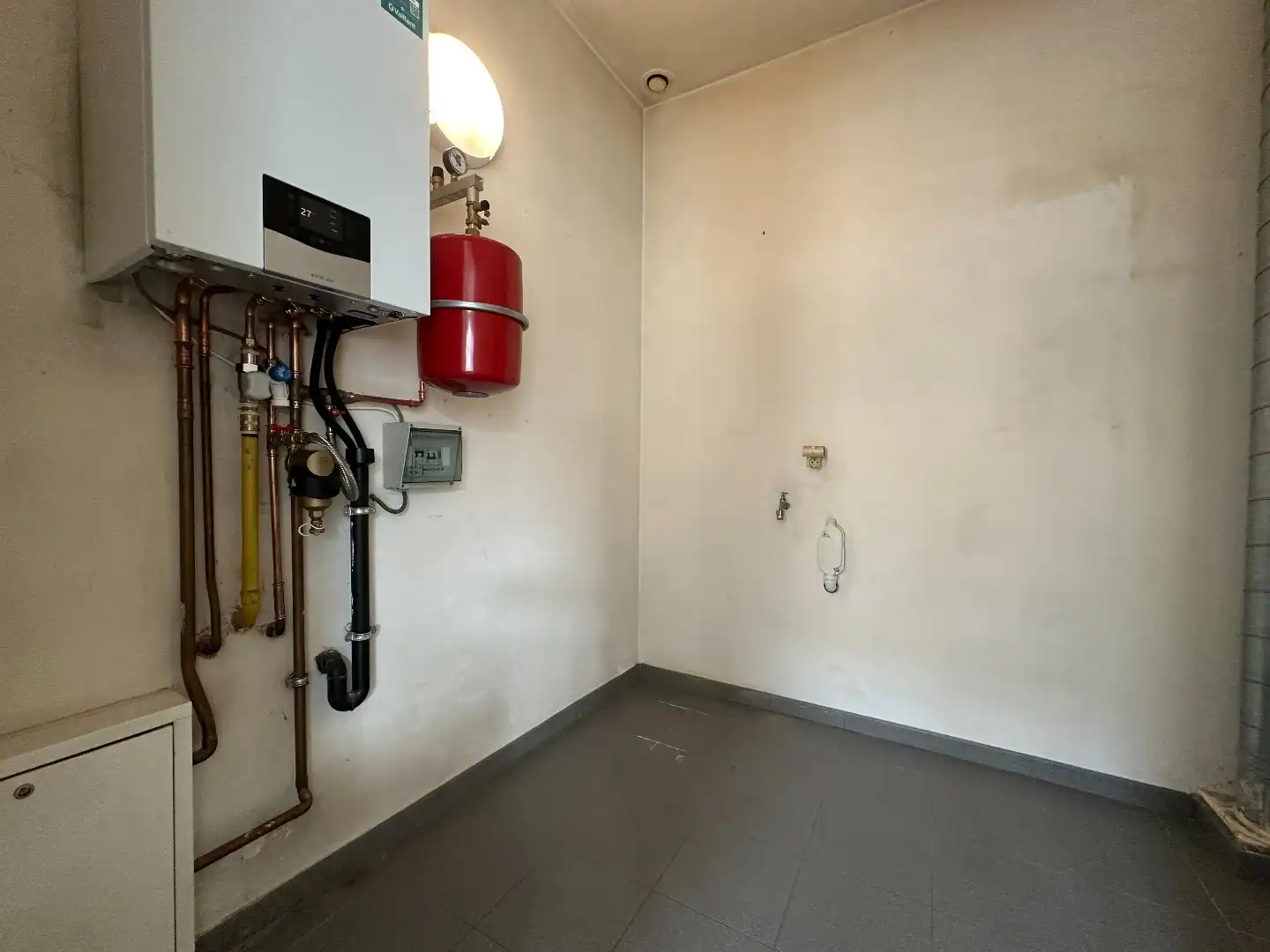 Instapklaar appartement met 1 slpk en ruim en zonnig terras, Torhout foto 9
