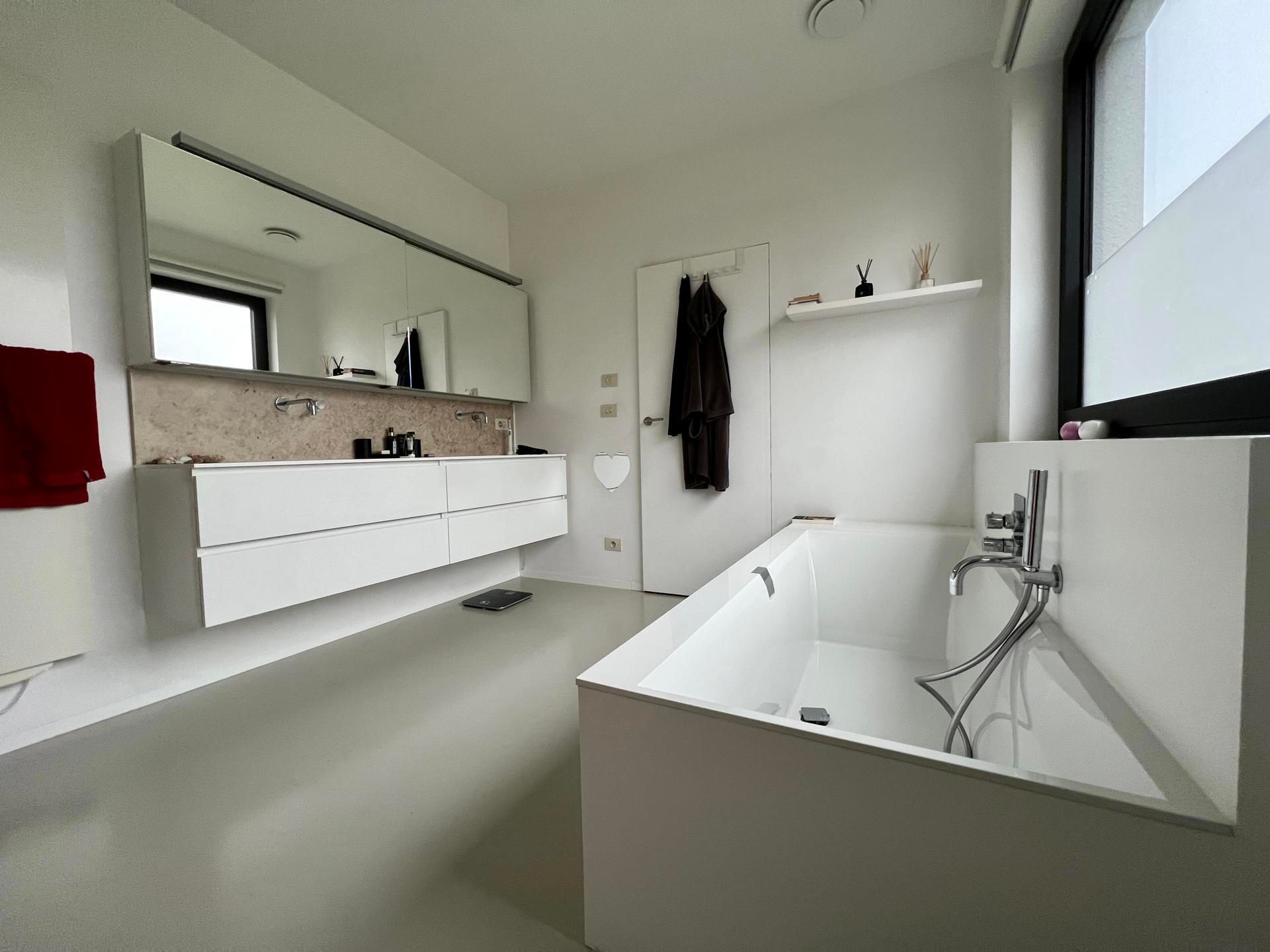 Energiezuinige villa op een perceel van 38 are foto 12