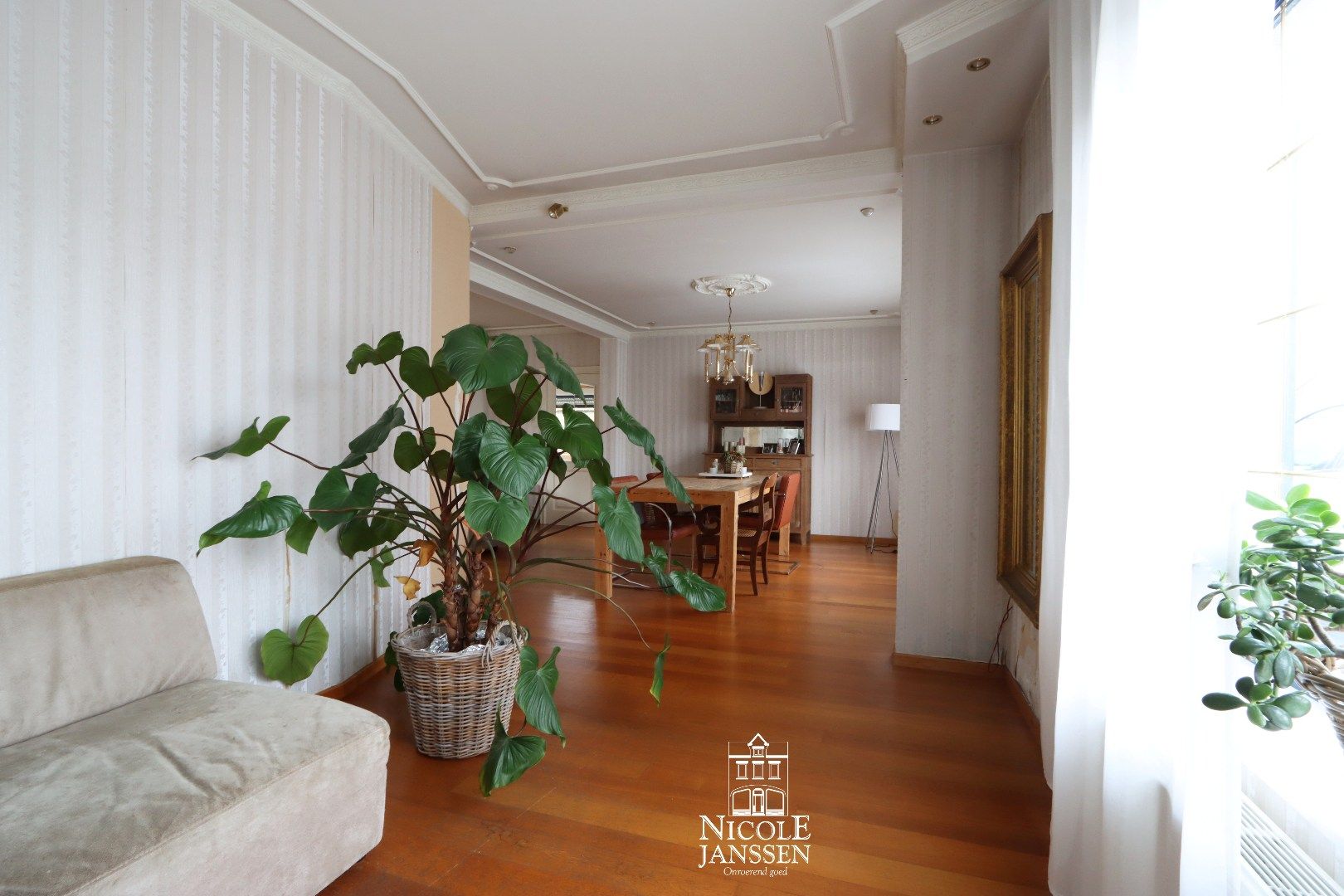 Ruime gezinswoning met loods  foto 7