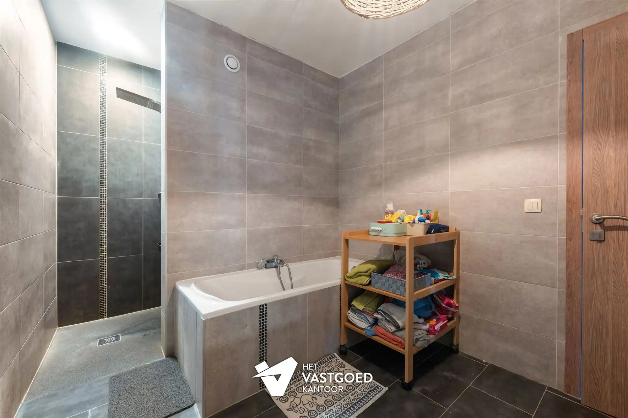 PERFECT ONDERHOUDEN EN ENERGIEZUINIG GELIJKVLOERS APPARTEMENT (165M²) EN TUIN TE BERINGEN foto 19