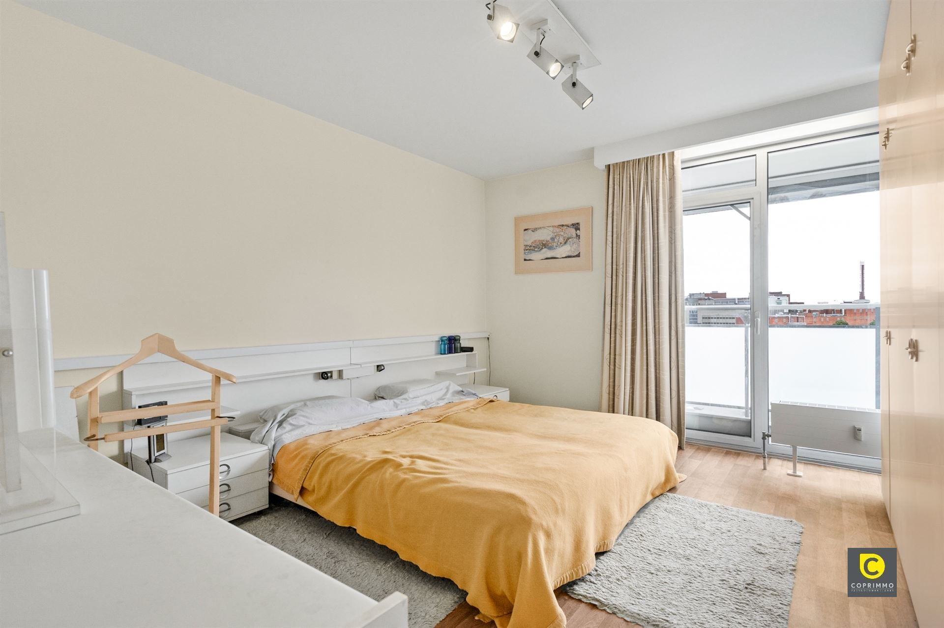 Ruim 2 slaapkamer app + stpl foto 8